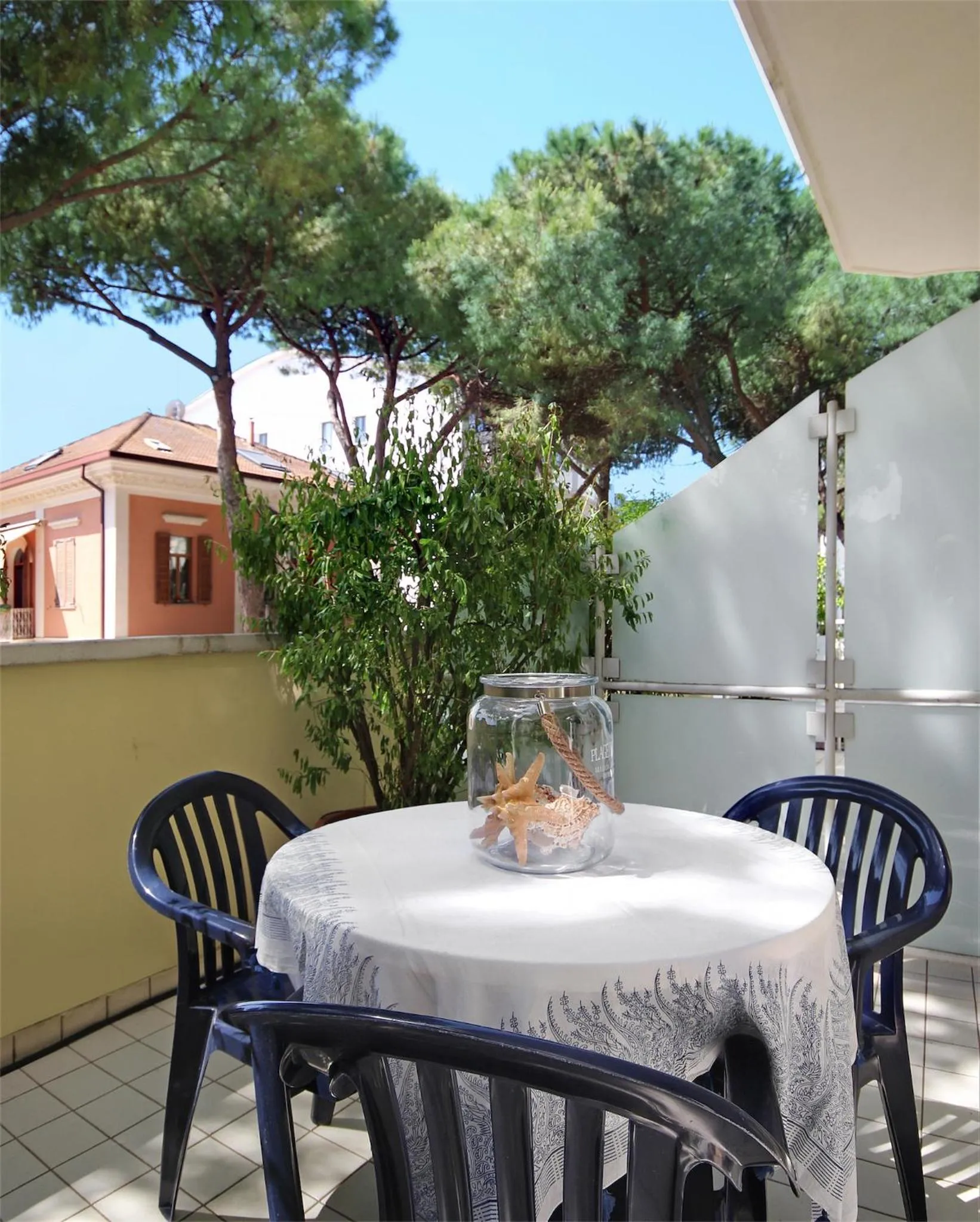 Patio in Residence Capitol