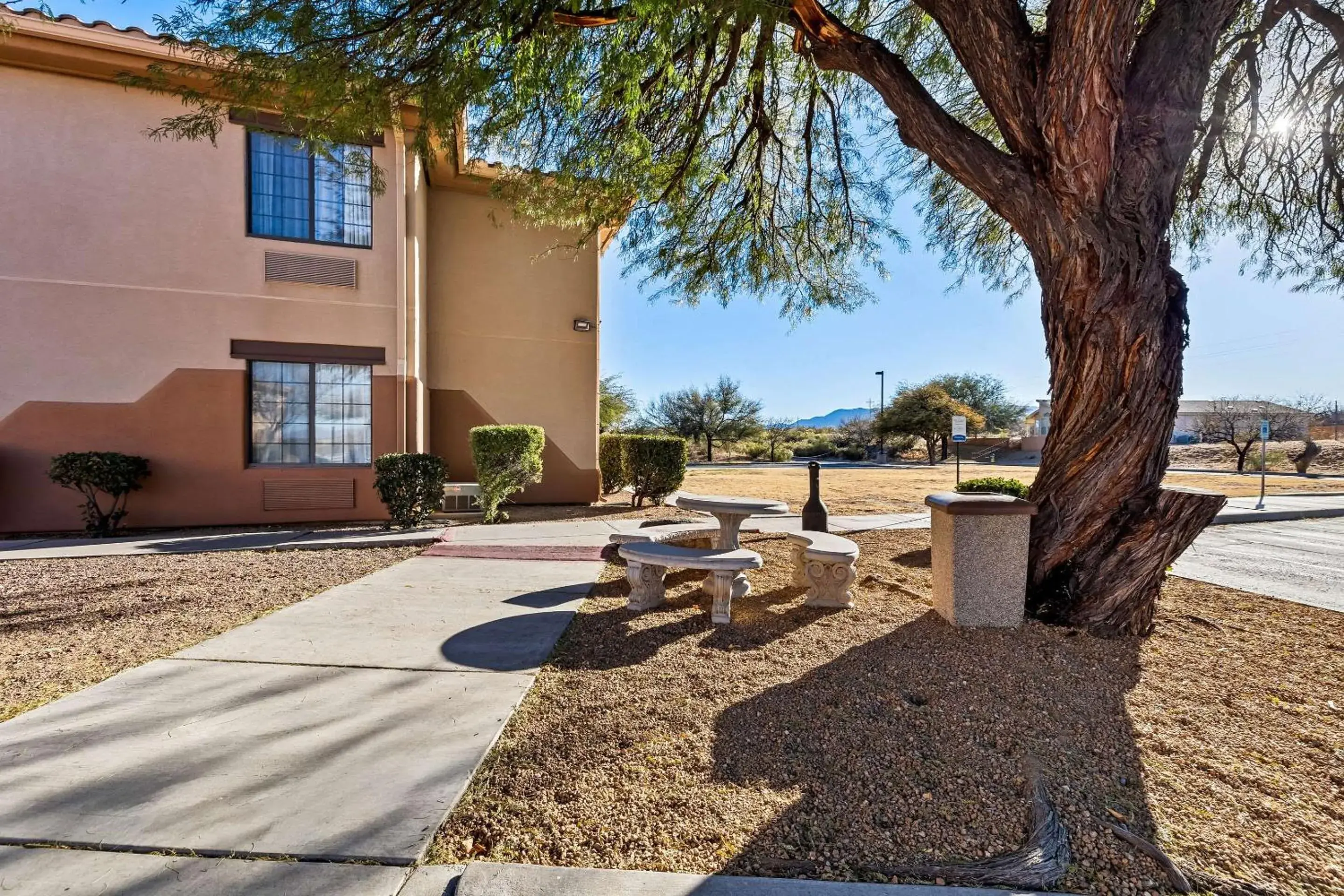 Property building in Comfort Inn Benson near Kartchner Caverns Property building in Comfort Inn Benson near Kartchner Caverns