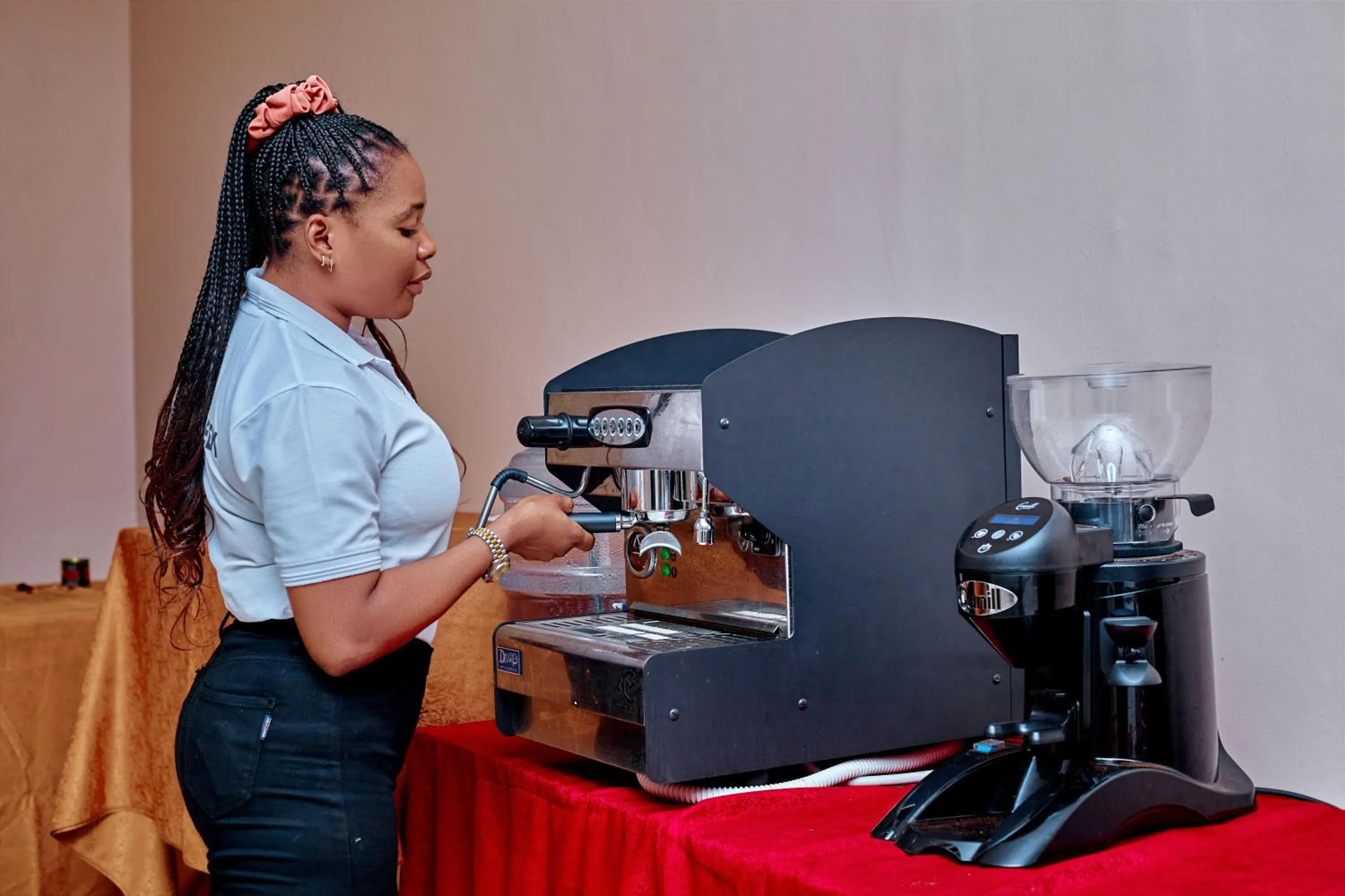 Coffee/tea facilities in Luwa Evergreen Hotel