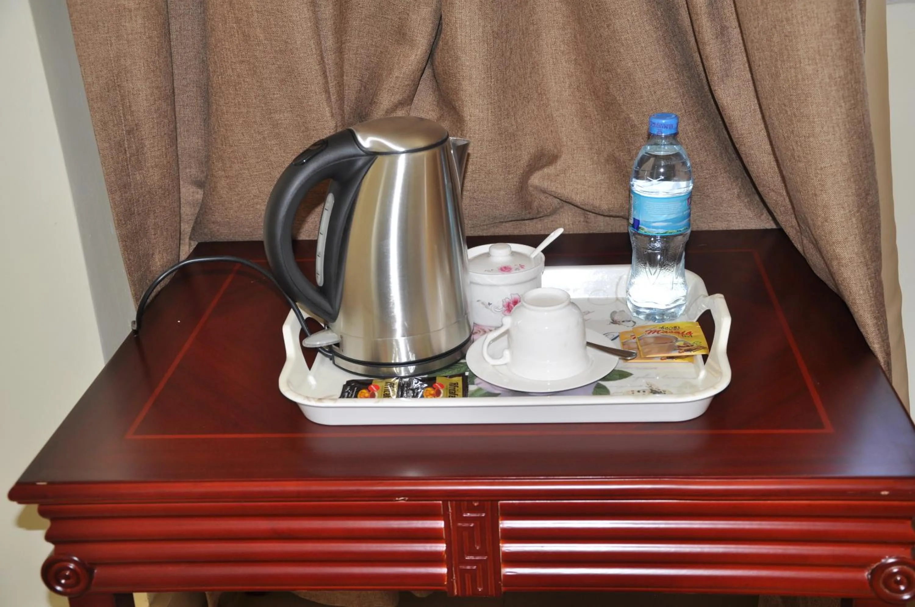 Coffee/tea facilities in Luwa Evergreen Hotel
