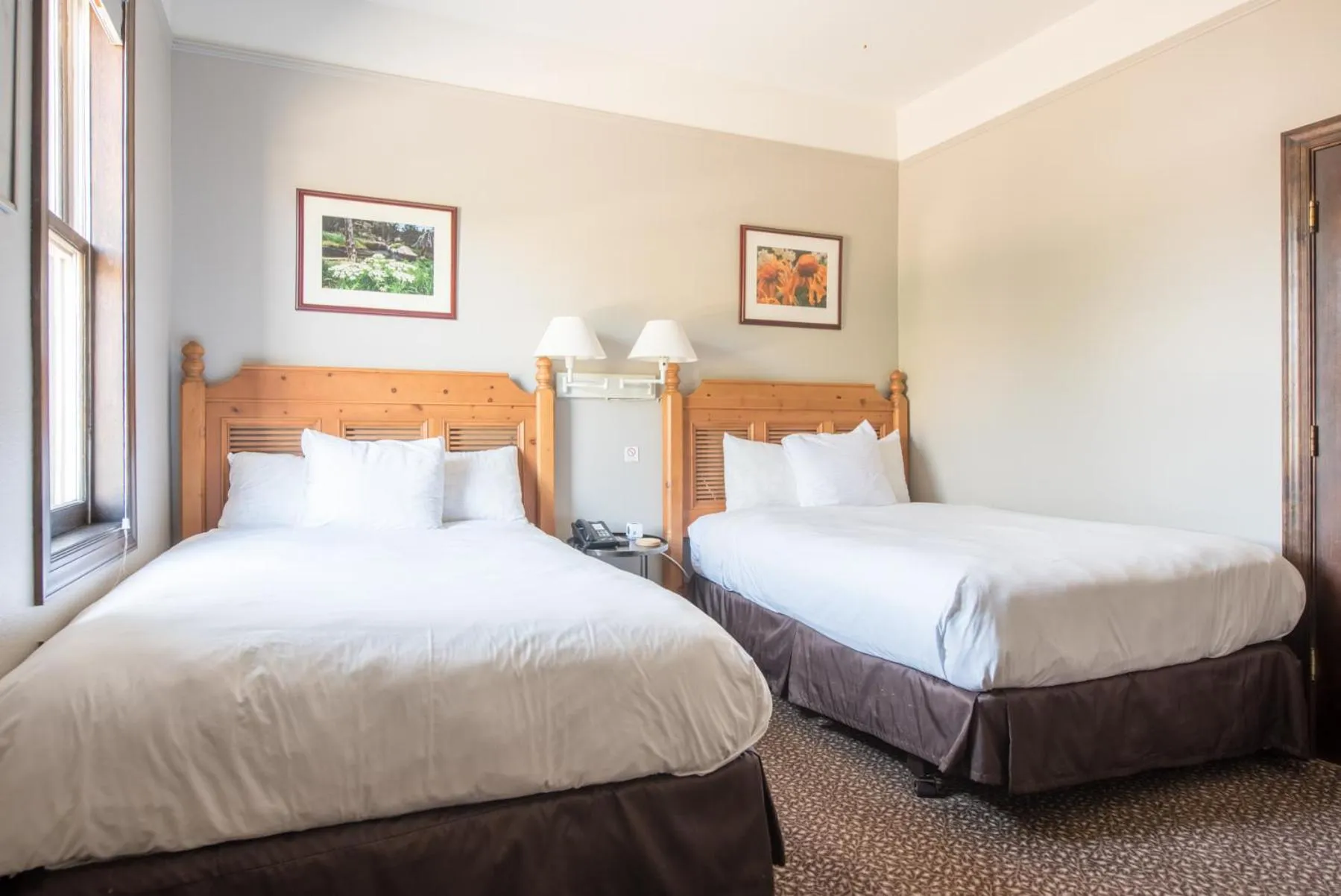 Decorative detail, Bed in Elk Mountain Lodge