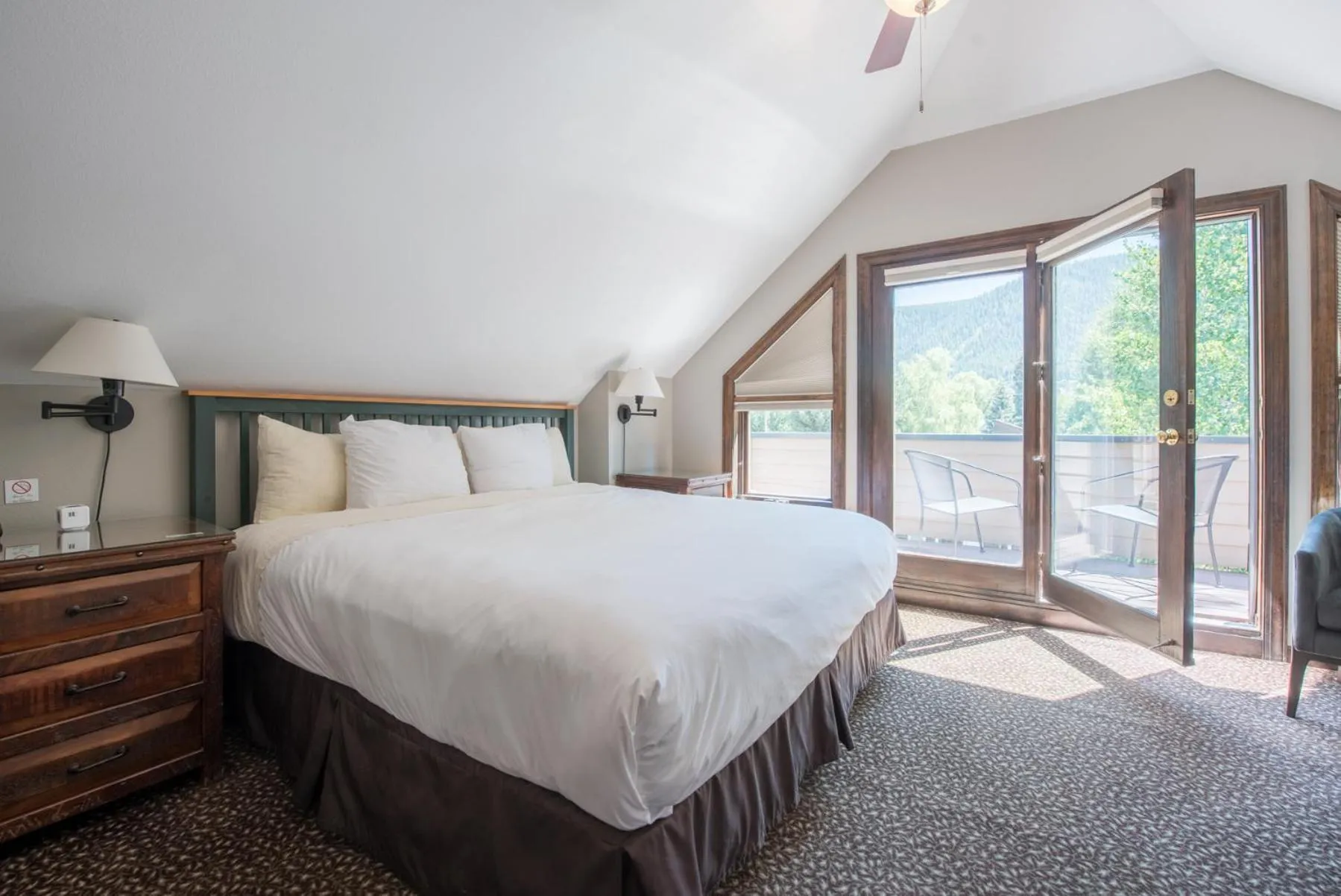 Bedroom, Bed in Elk Mountain Lodge