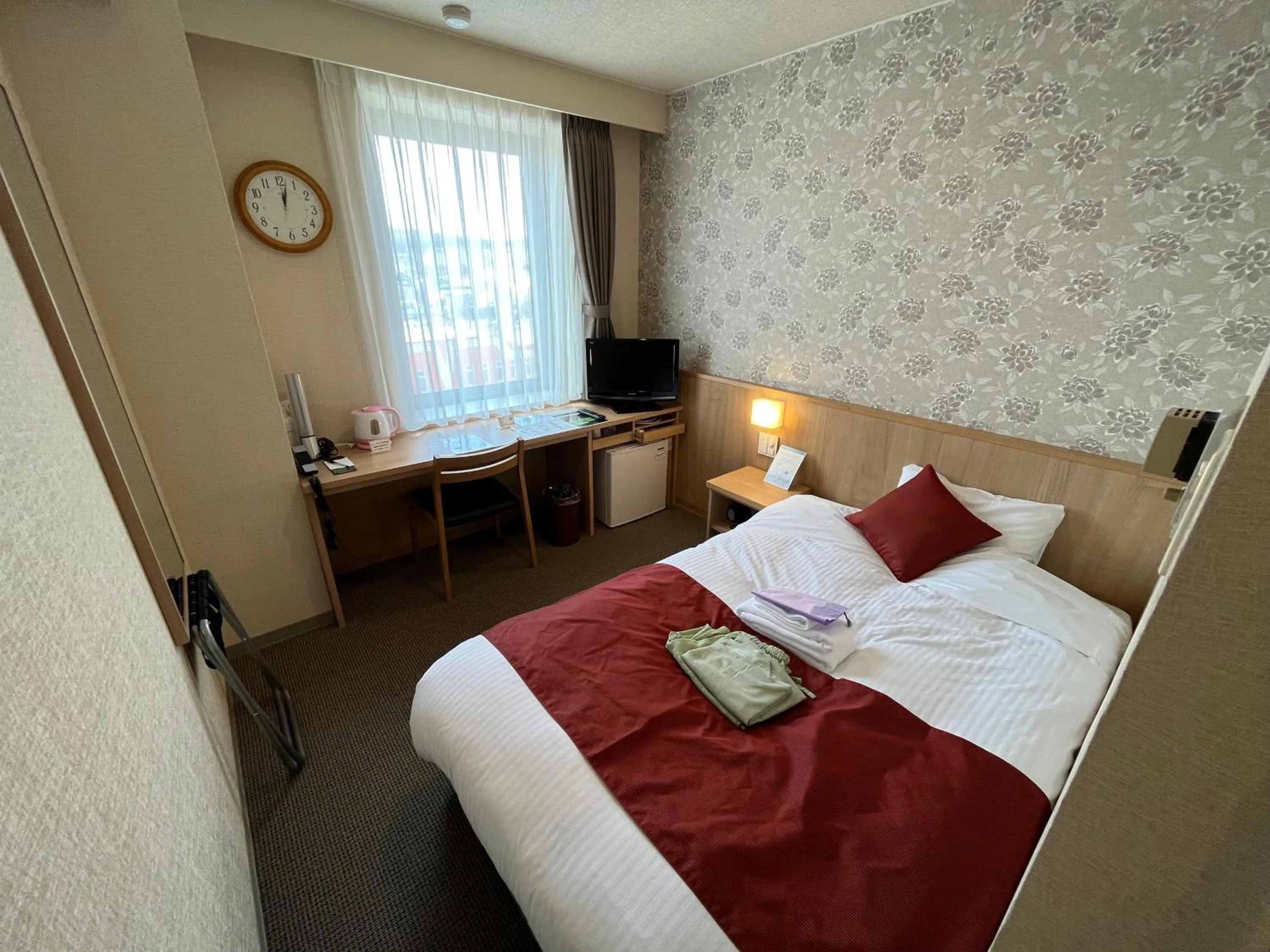 Bedroom, Bed in Monbetsu Prince Hotel