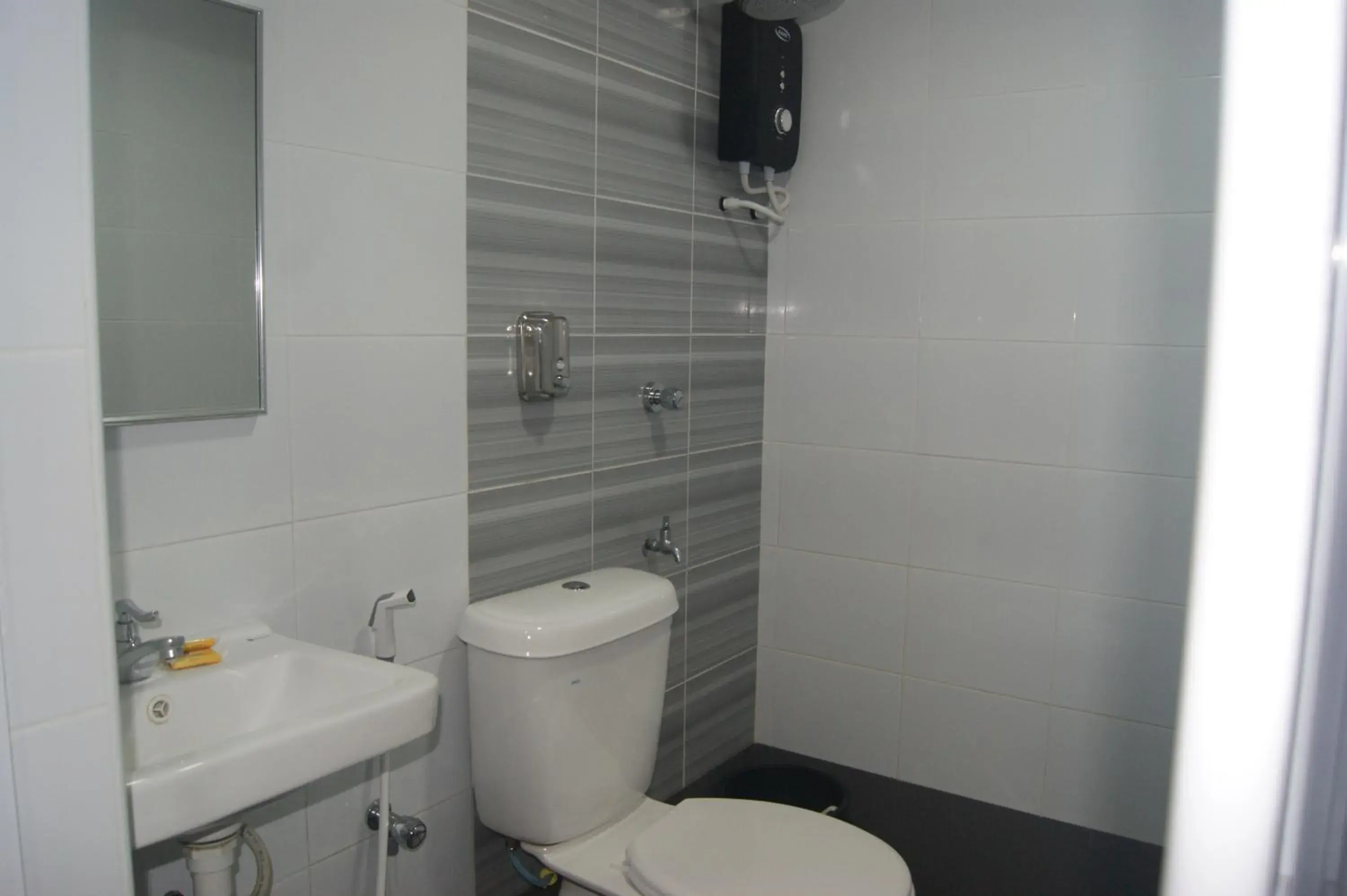 Bathroom in HOTEL SHAFURA 2