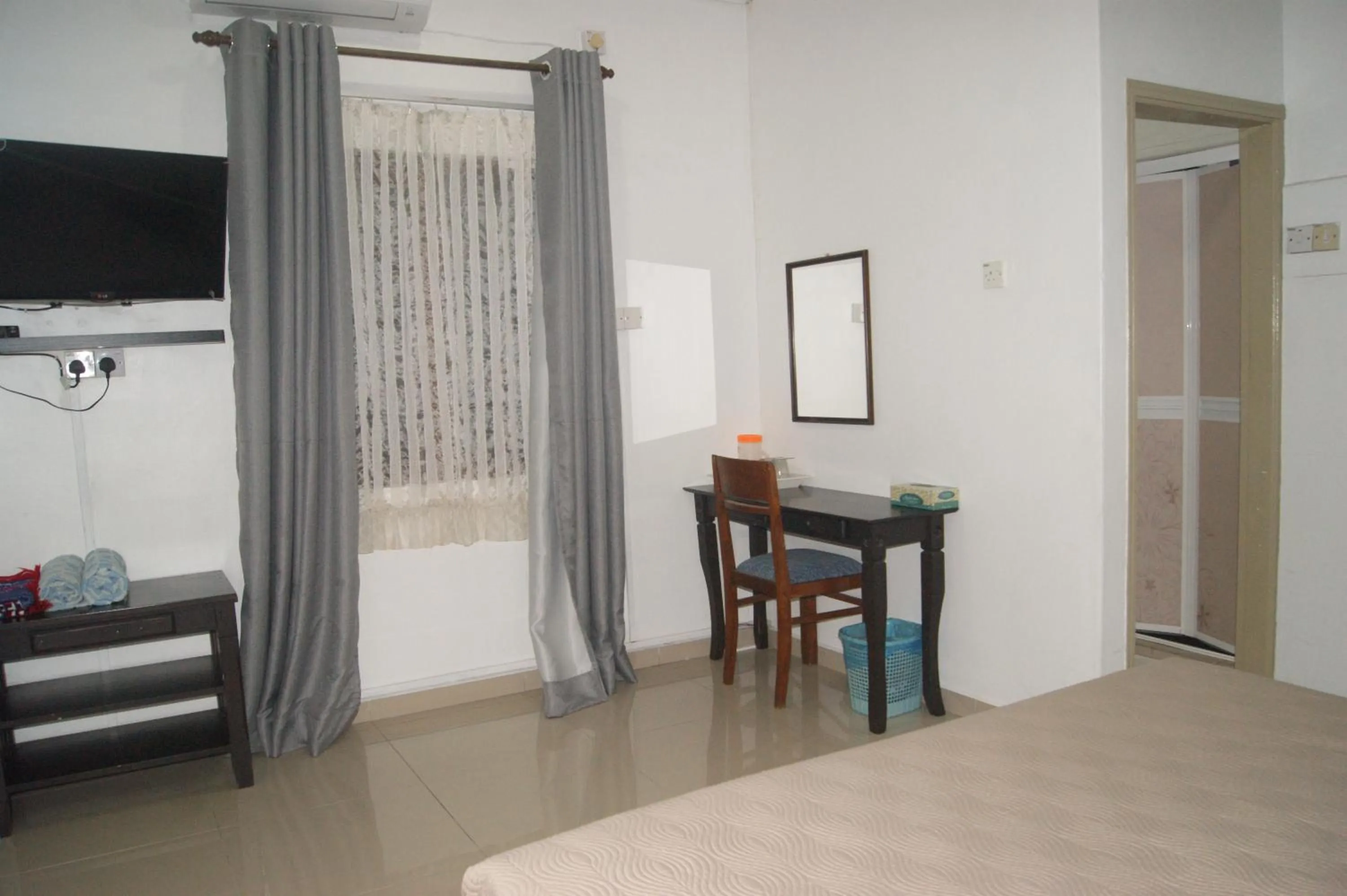 Bed in HOTEL SHAFURA 2