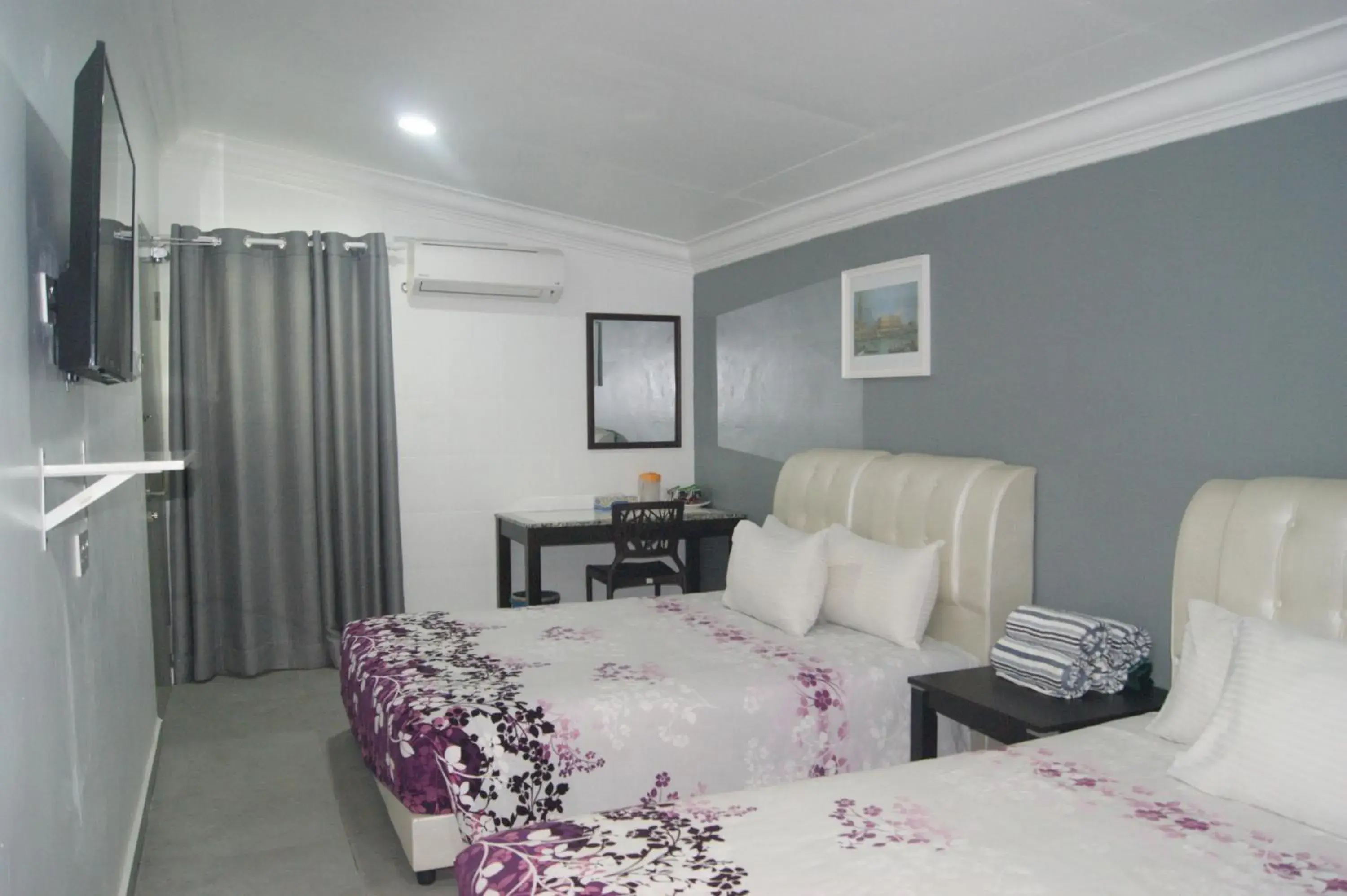 Bedroom in HOTEL SHAFURA 2