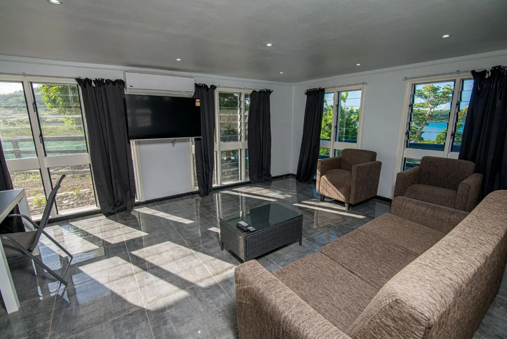 Three-Bedroom Villa in Dua Dua Beach Resort Three-Bedroom Villa in Dua Dua Beach Resort