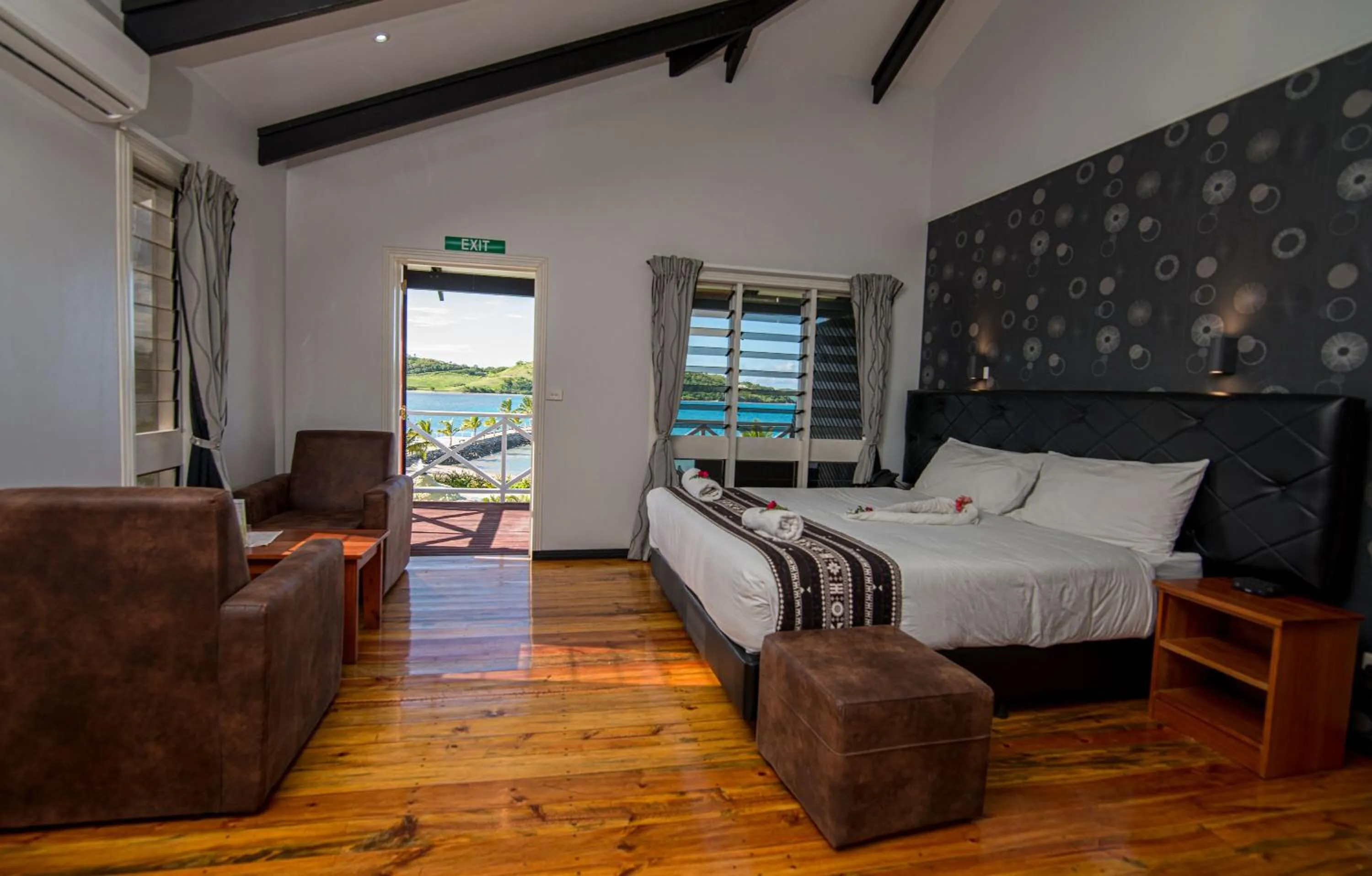 Bedroom, Bed in Dua Dua Beach Resort