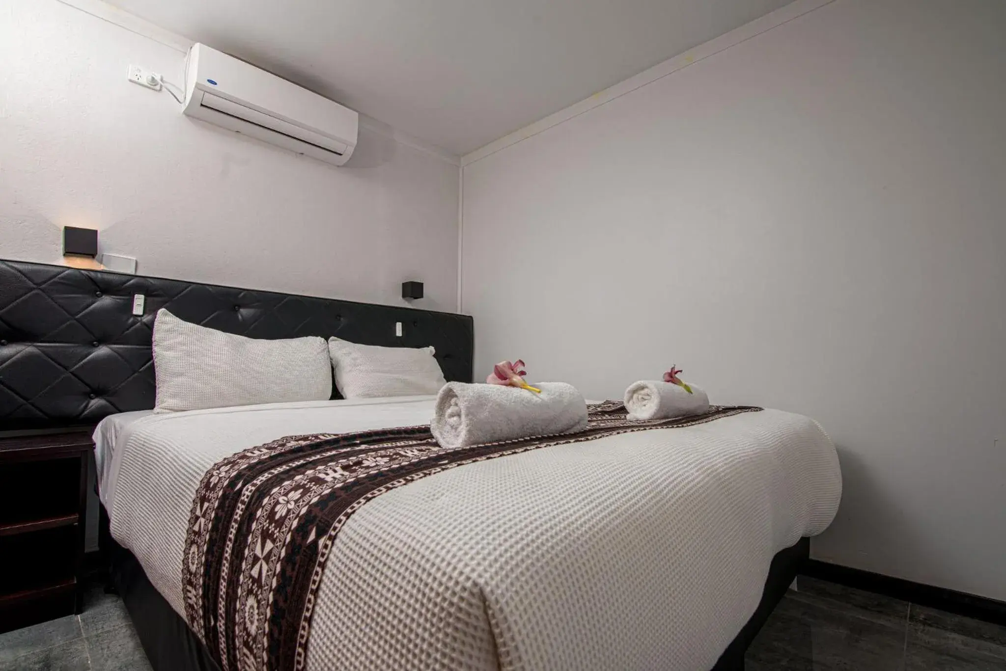 Villa - Beach Front in Dua Dua Beach Resort Villa - Beach Front in Dua Dua Beach Resort