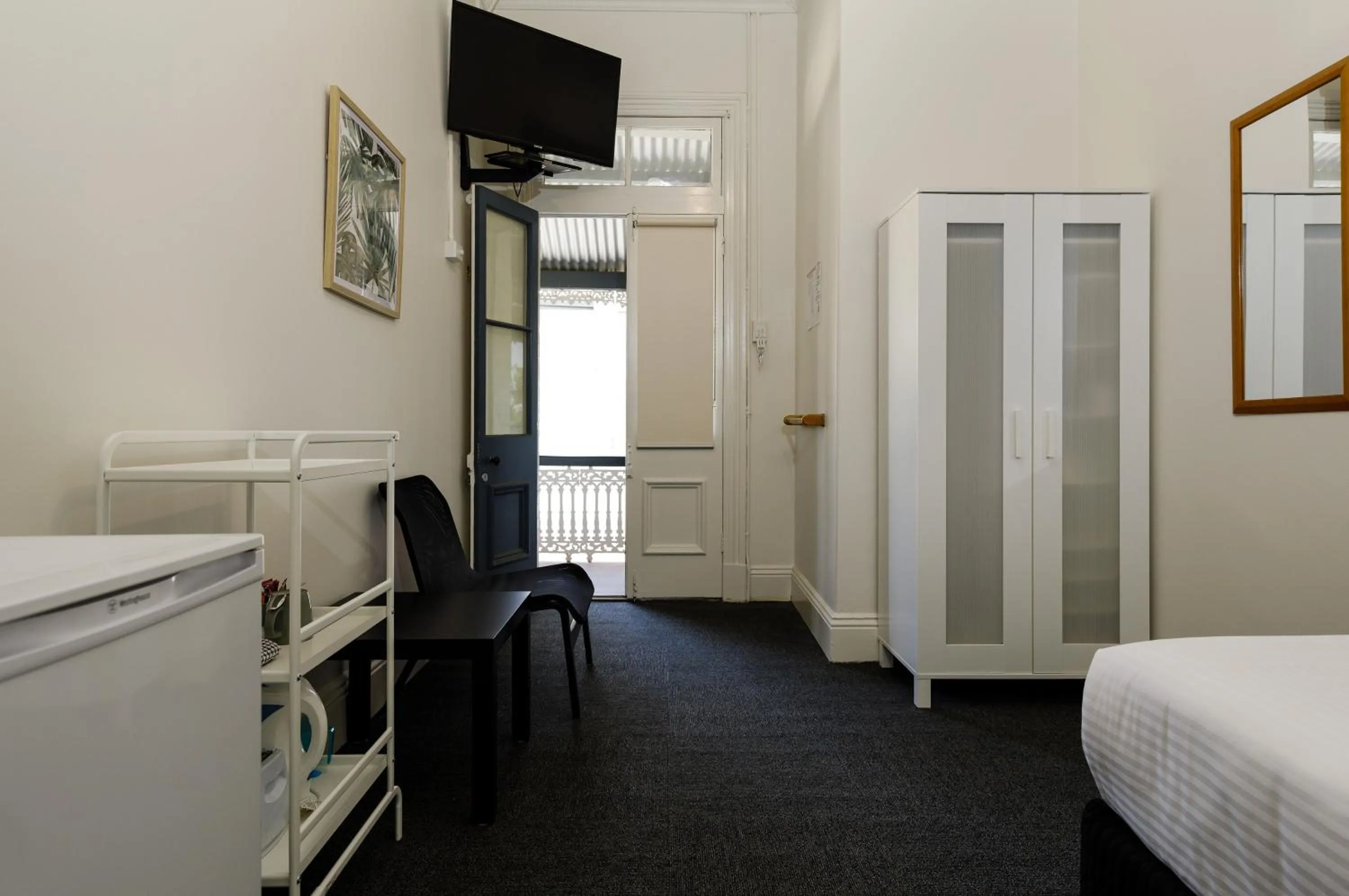 Photo of the whole room, Bed in The Waterloo Bay Hotel