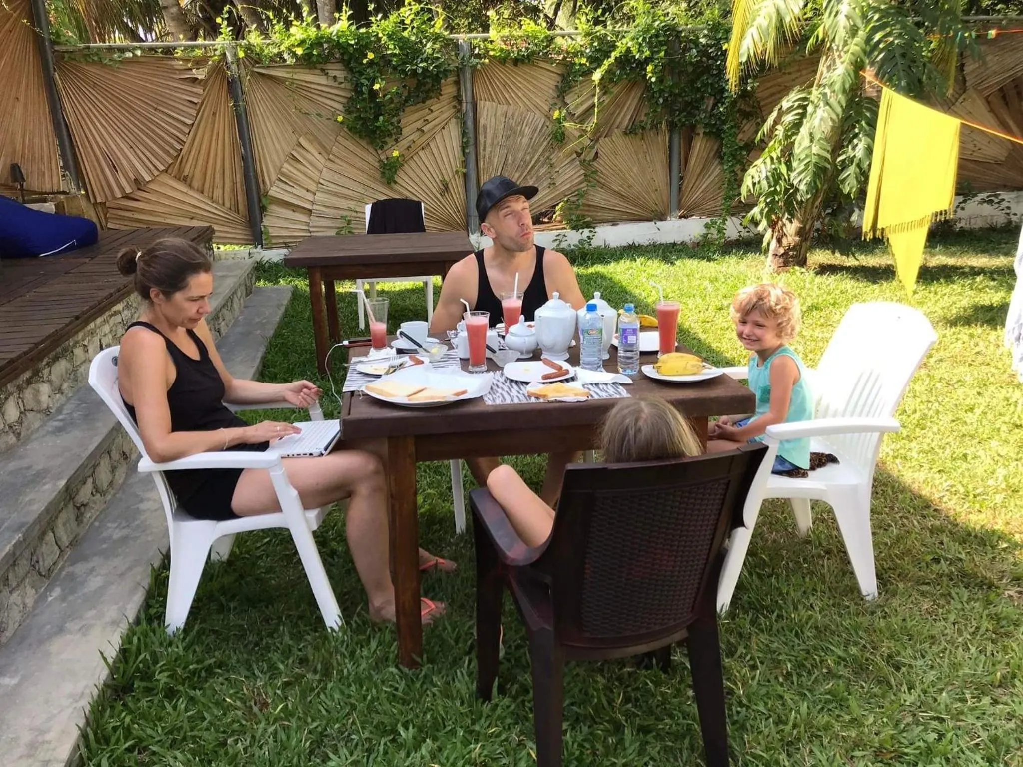Dining area in Luaya Beach