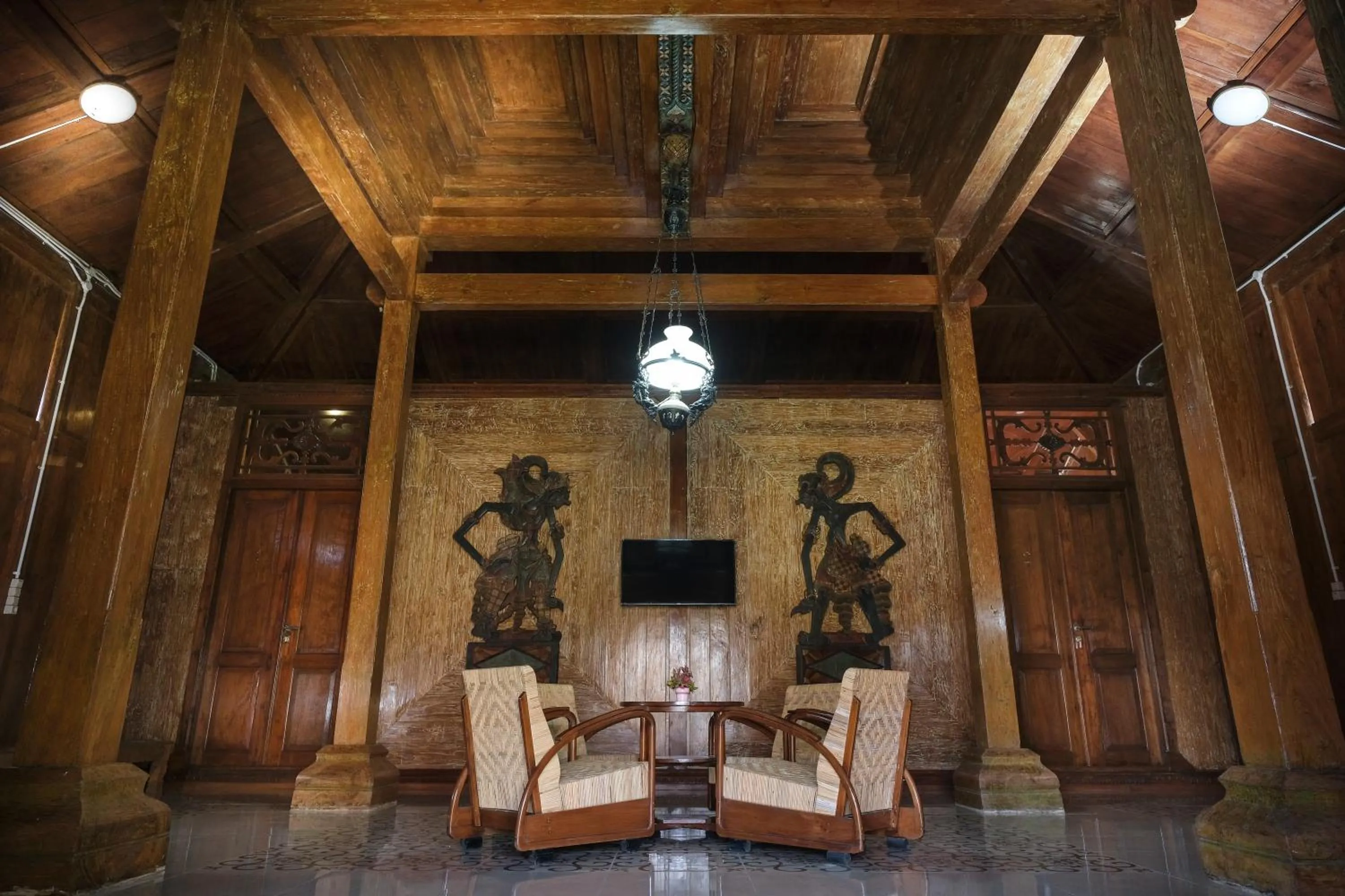 Kampoeng Joglo Boutique Hotel