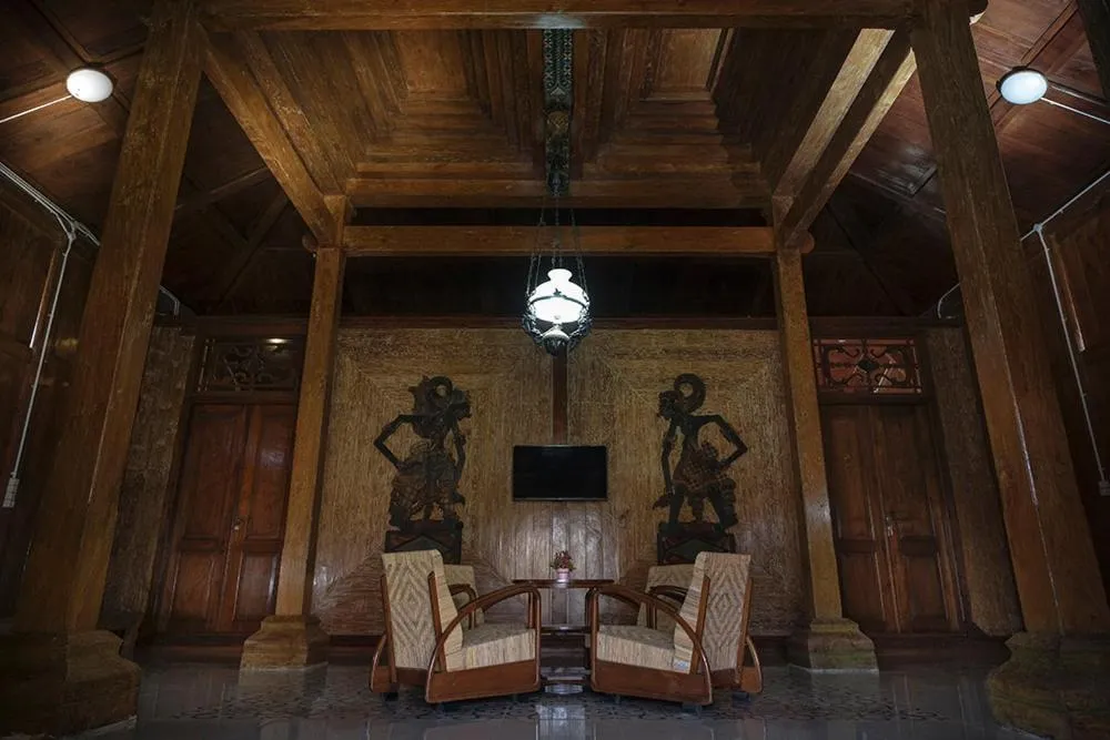 Kampoeng Joglo Boutique Hotel
