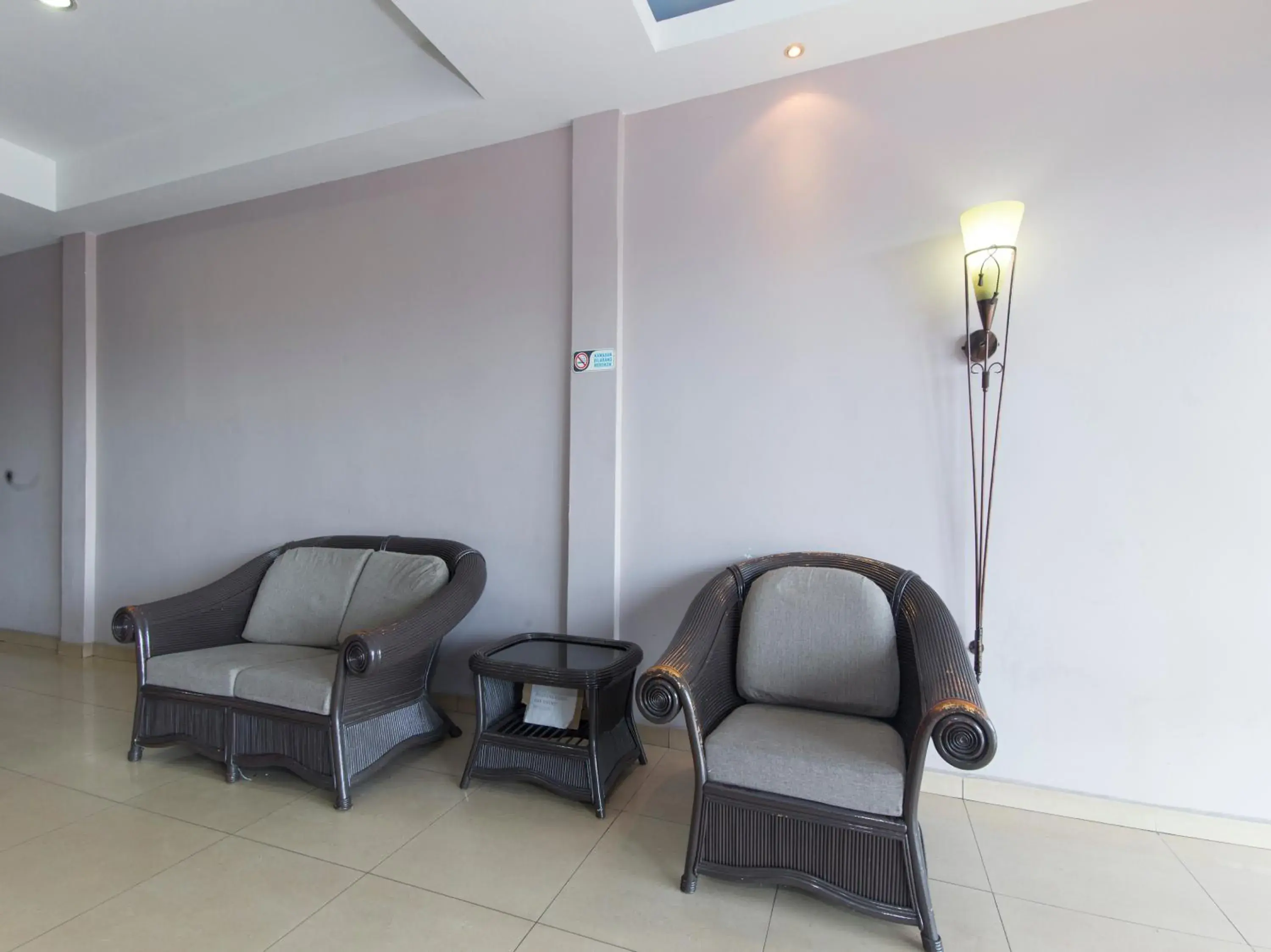 Seating Area in Super OYO 484 Comfort Hotel Kapar