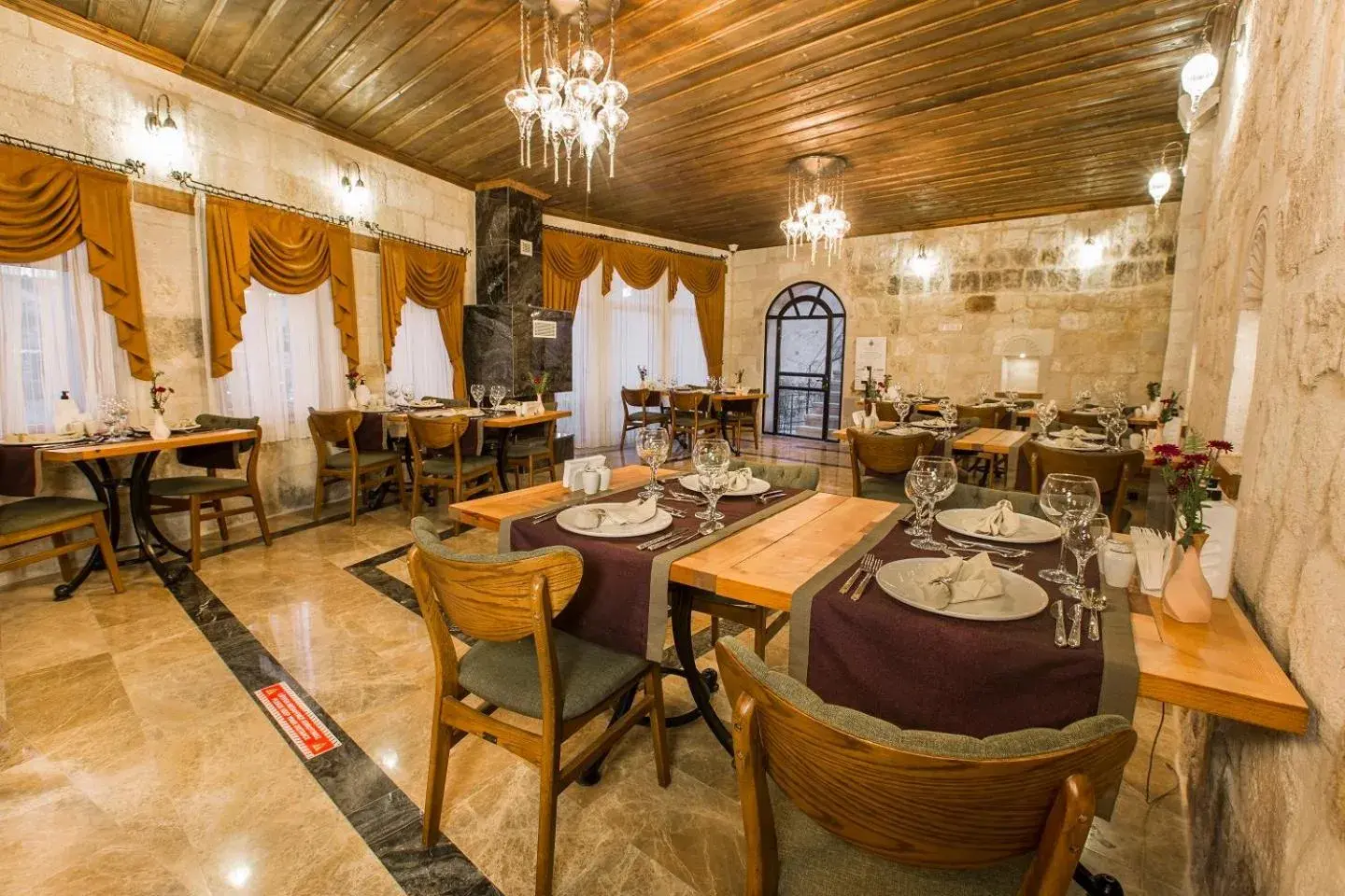 Restaurant/places to eat in Imperial Cave Suites & Spa Restaurant/places to eat in Imperial Cave Suites & Spa
