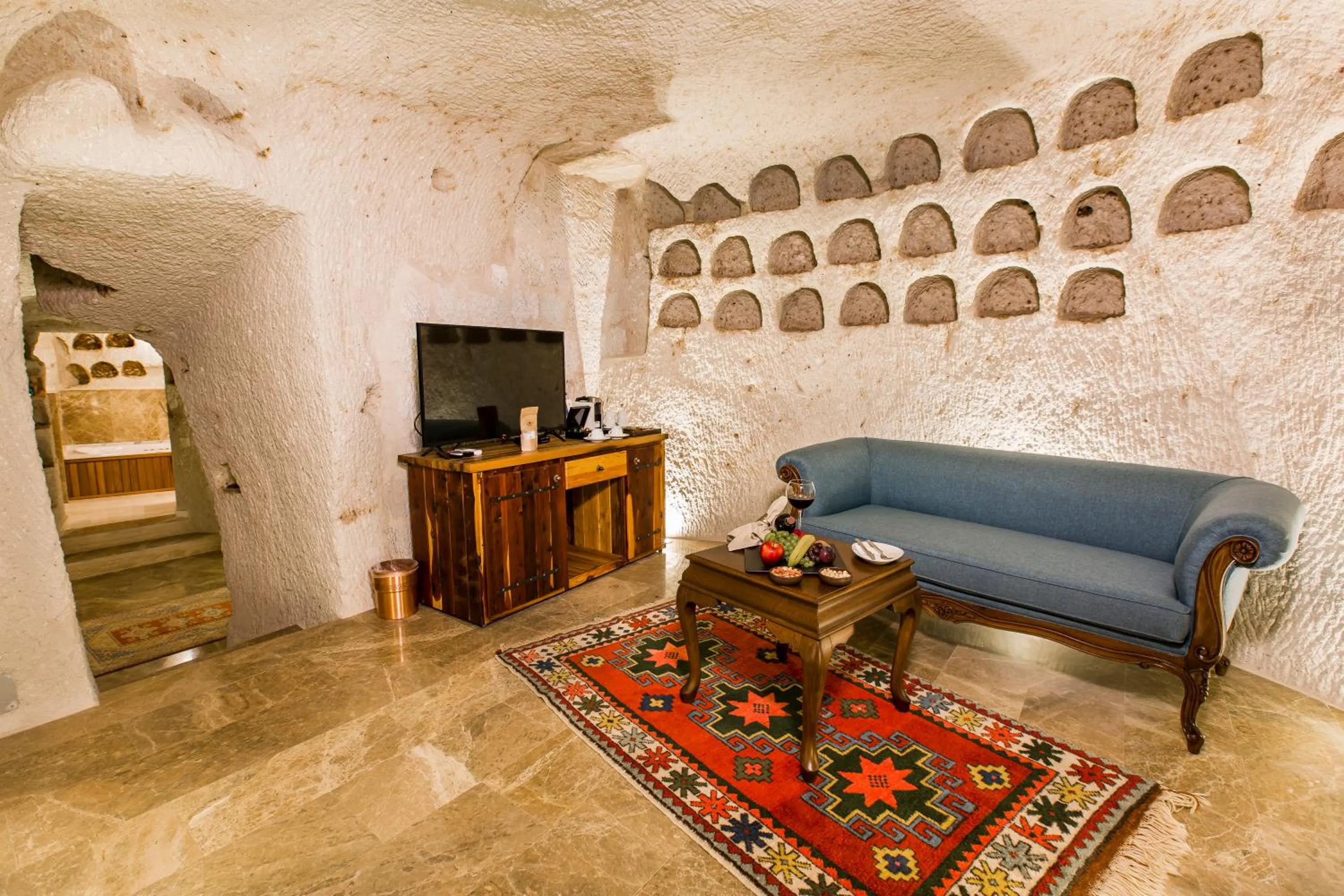 Living room in Imperial Cave Suites & Spa