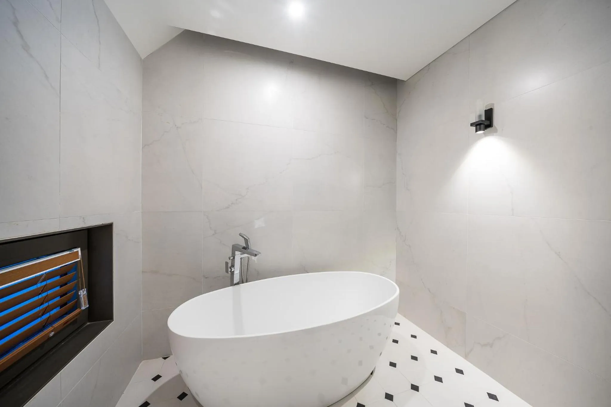 Property building in Hotel Lemong