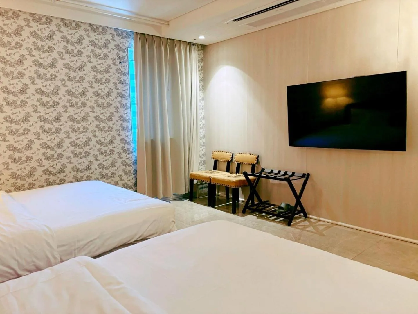 Bedroom, Bed in Hotel Lemong