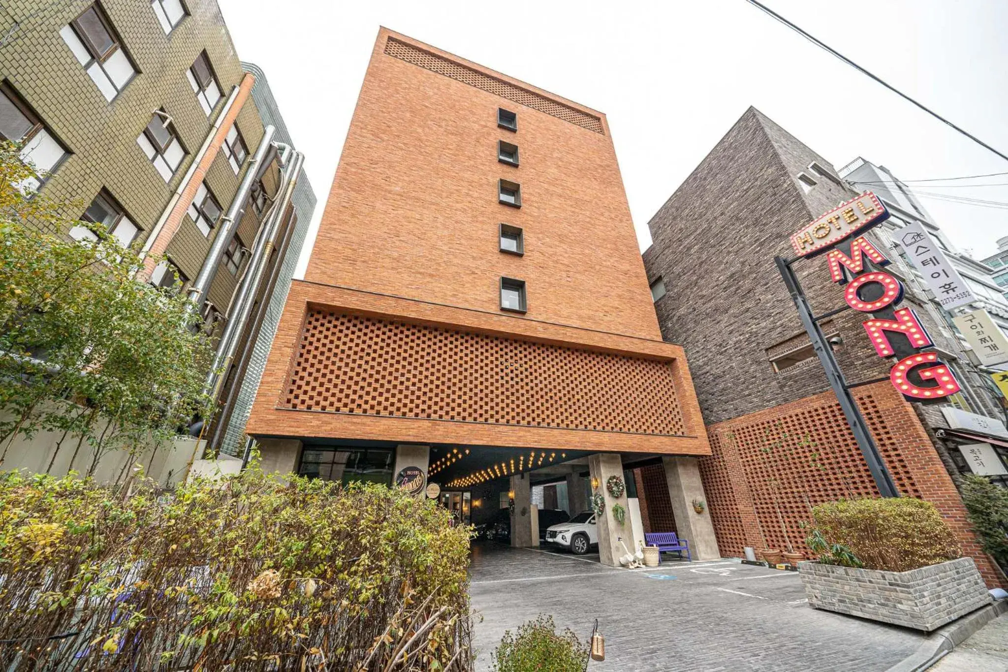 Property building in Hotel Lemong Property building in Hotel Lemong