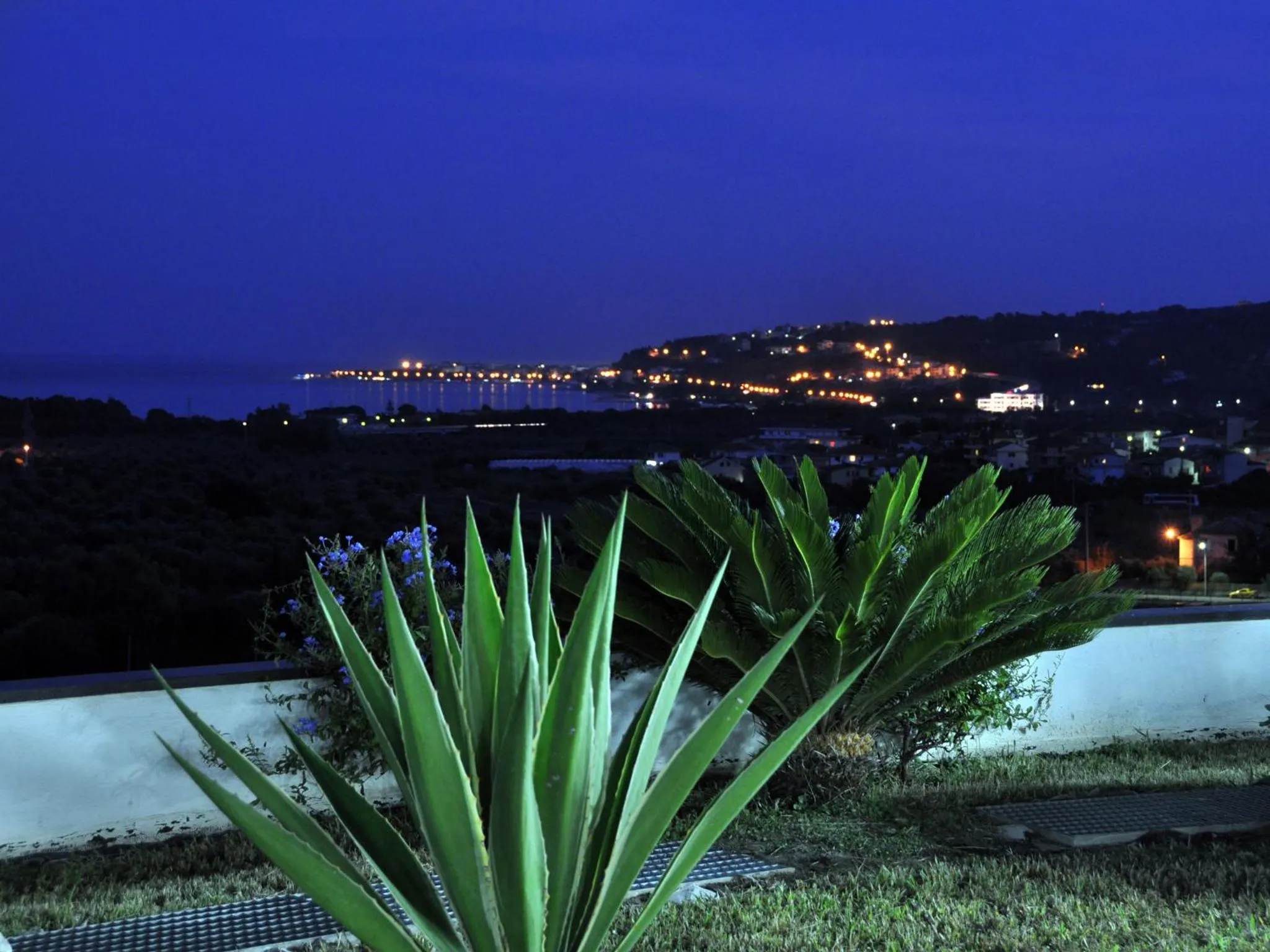 Night in Park Hotel Mirabeau