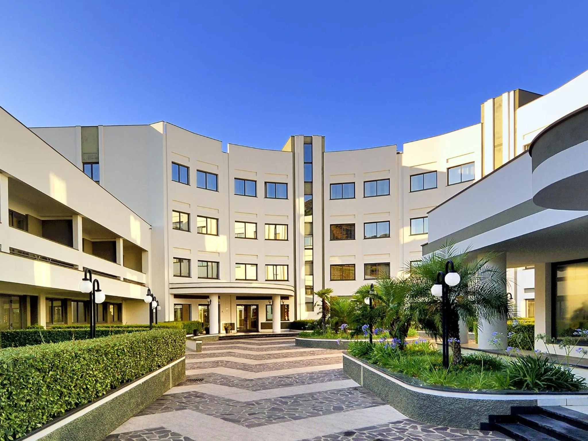 Property building in Park Hotel Mirabeau