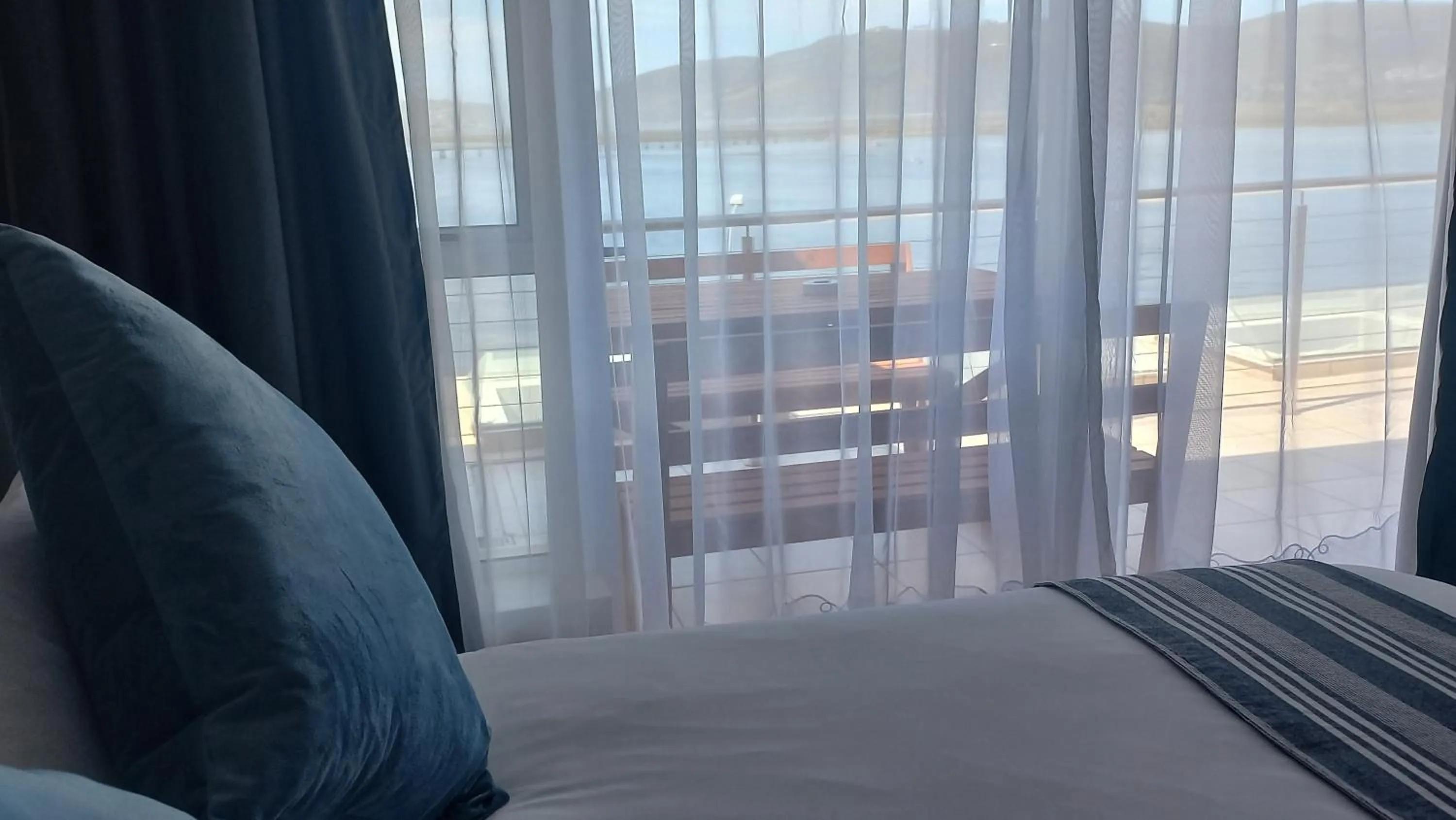 Bedroom, Bed in Phoenix Lodge and Waterside Accommodation