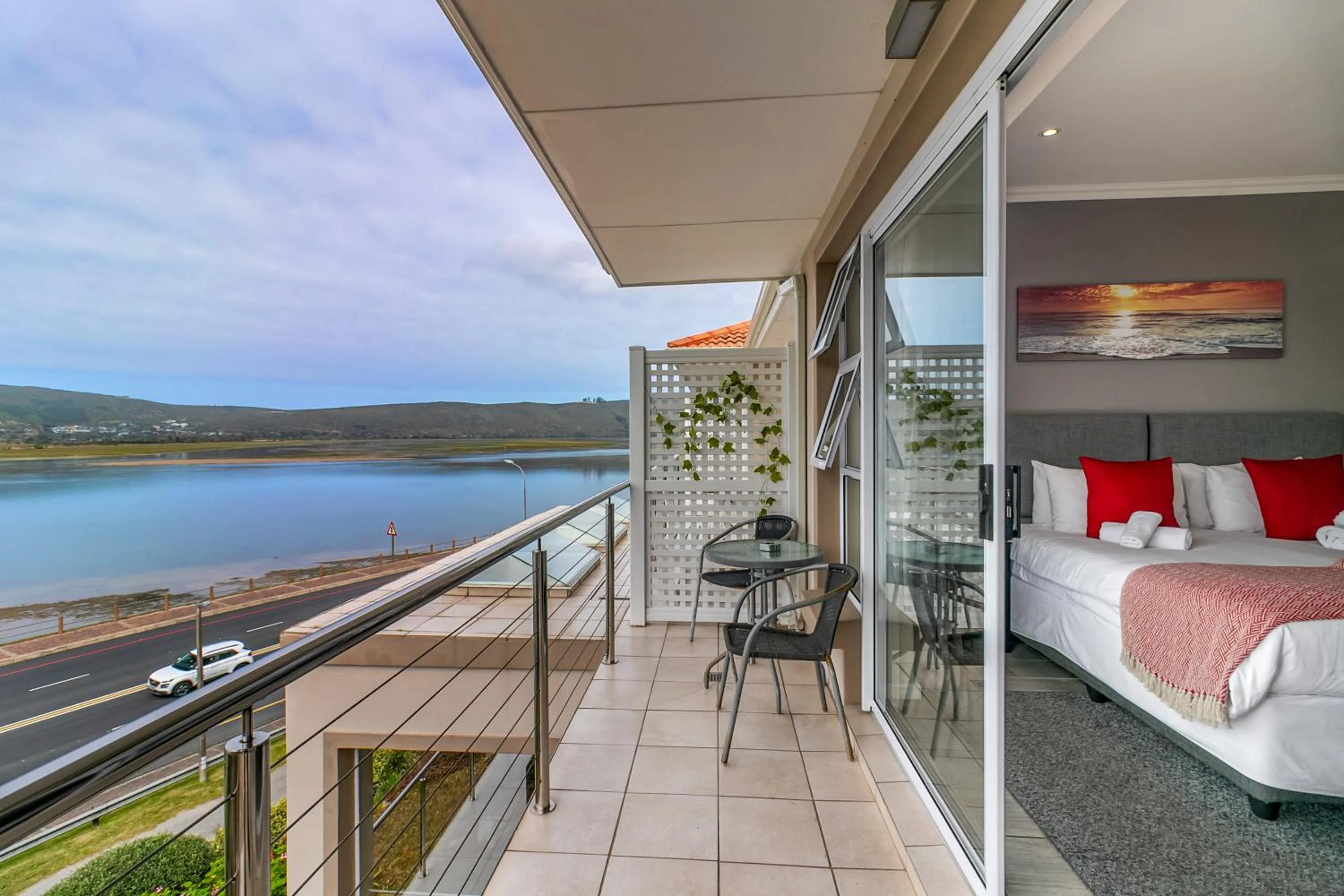 Lake view in Phoenix Lodge and Waterside Accommodation