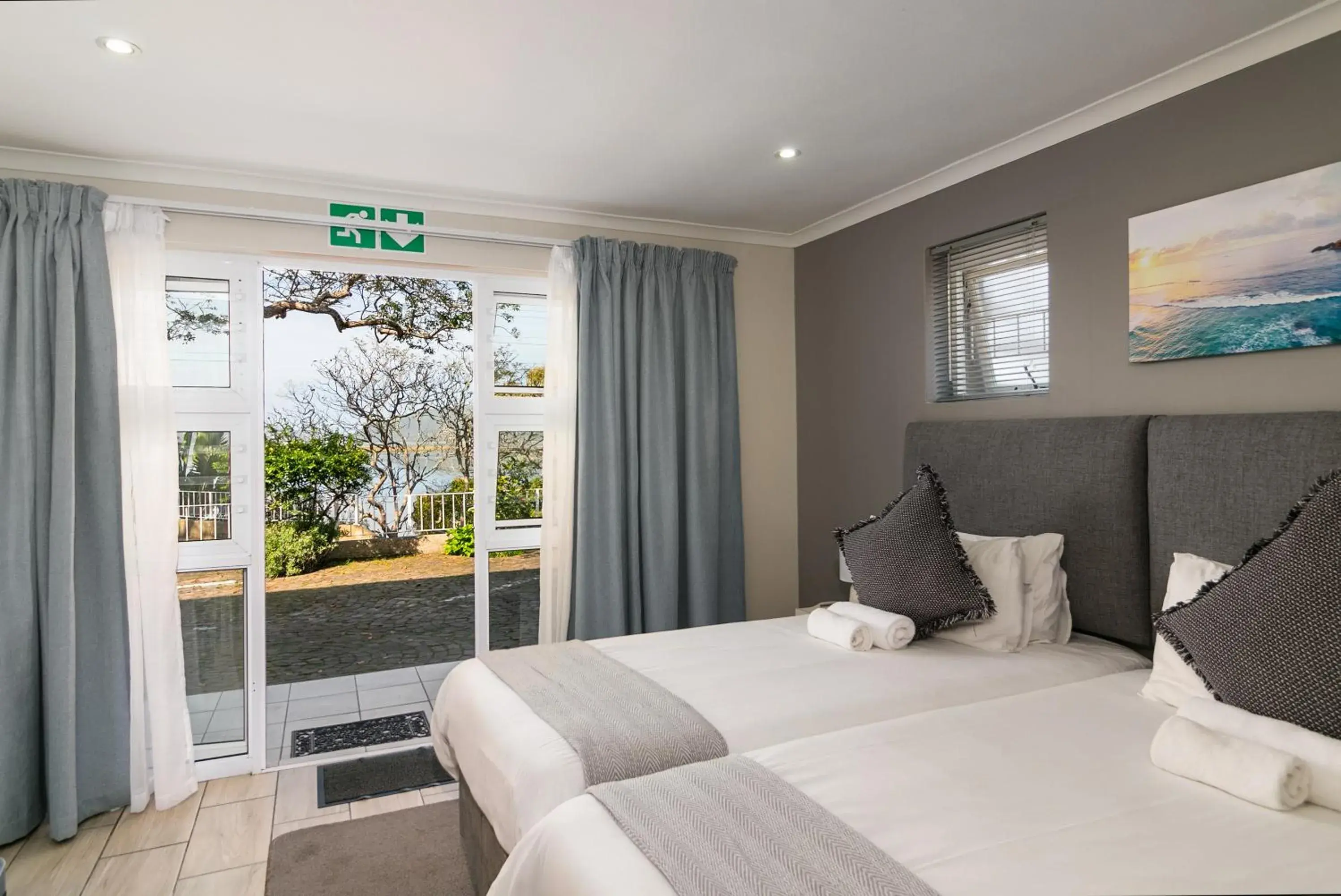 Double or Twin Room with Terrace - single occupancy in Phoenix Lodge and Waterside Accommodation Double or Twin Room with Terrace - single occupancy in Phoenix Lodge and Waterside Accommodation
