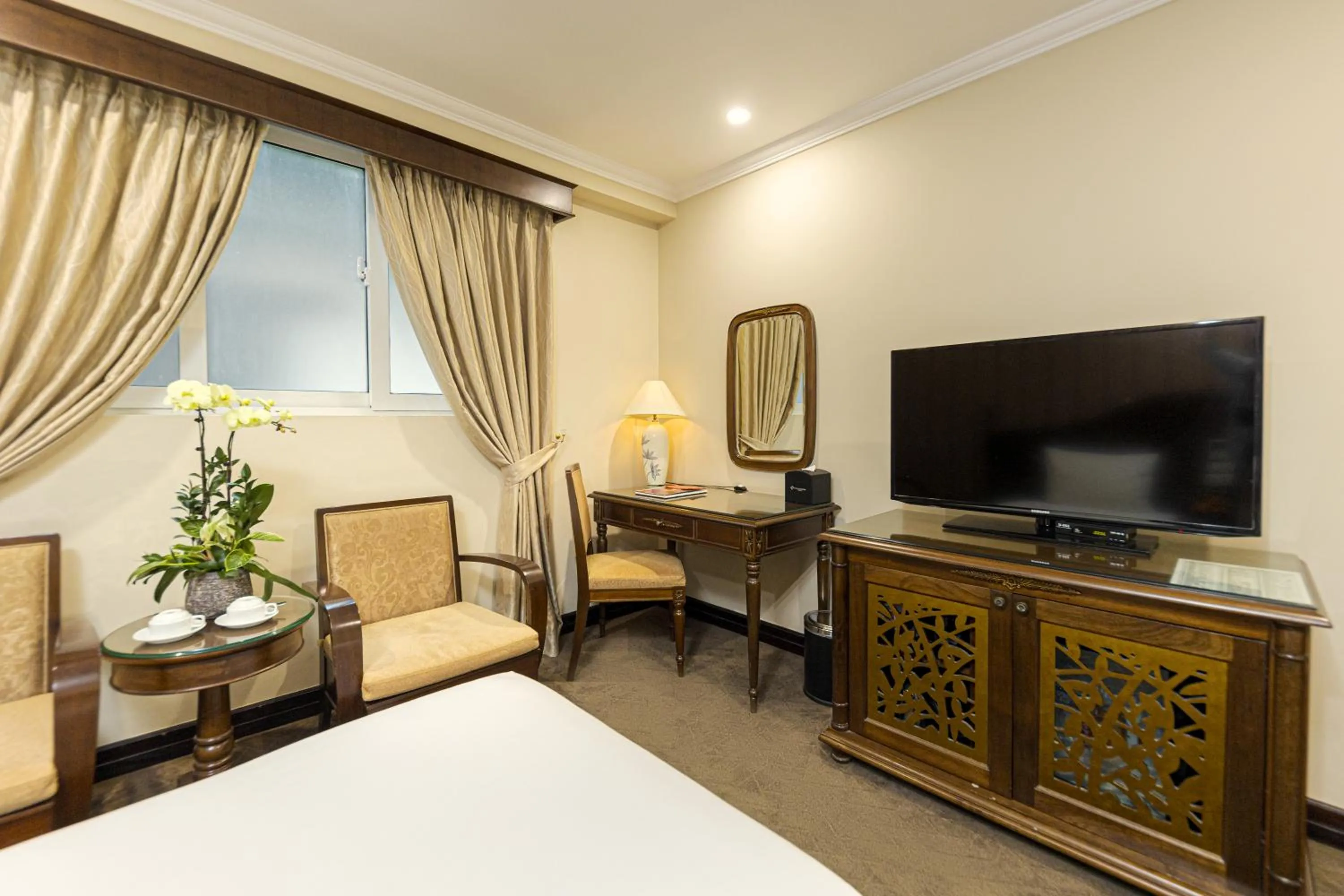 Decorative detail, Bed in Chalcedony Grand Hotel