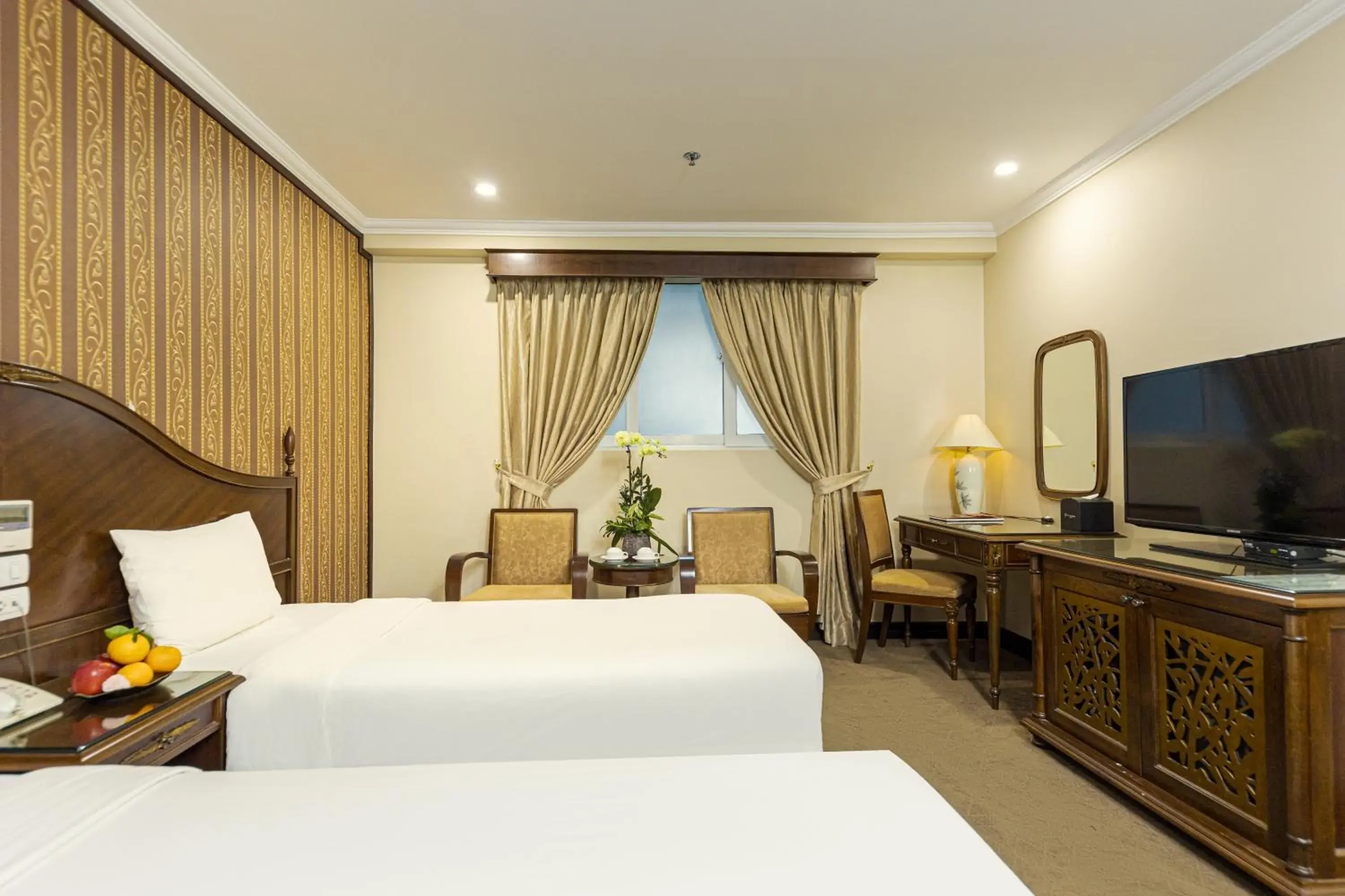 View (from property/room), Bed in Chalcedony Grand Hotel View (from property/room), Bed in Chalcedony Grand Hotel