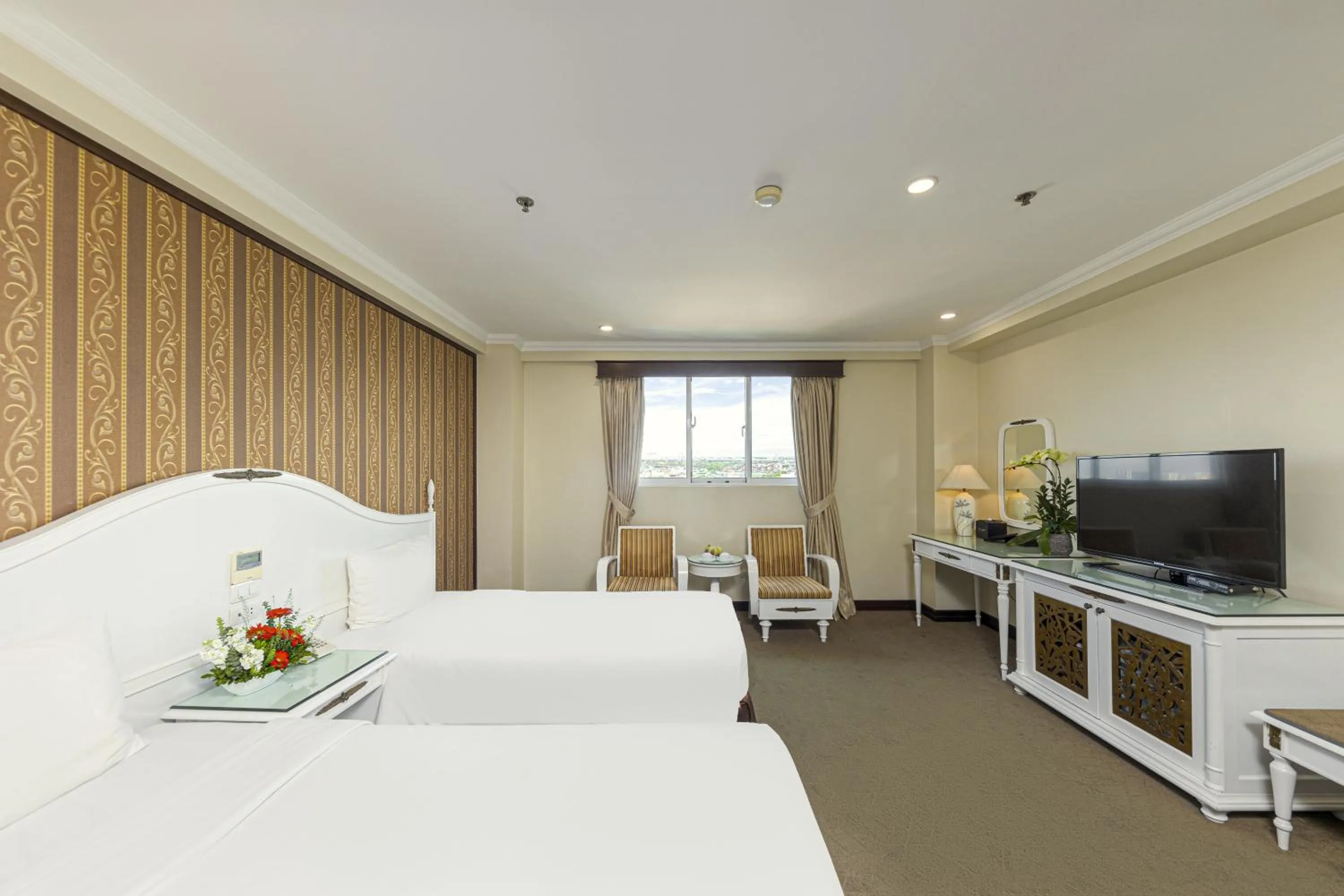 Bedroom, Bed in Chalcedony Grand Hotel