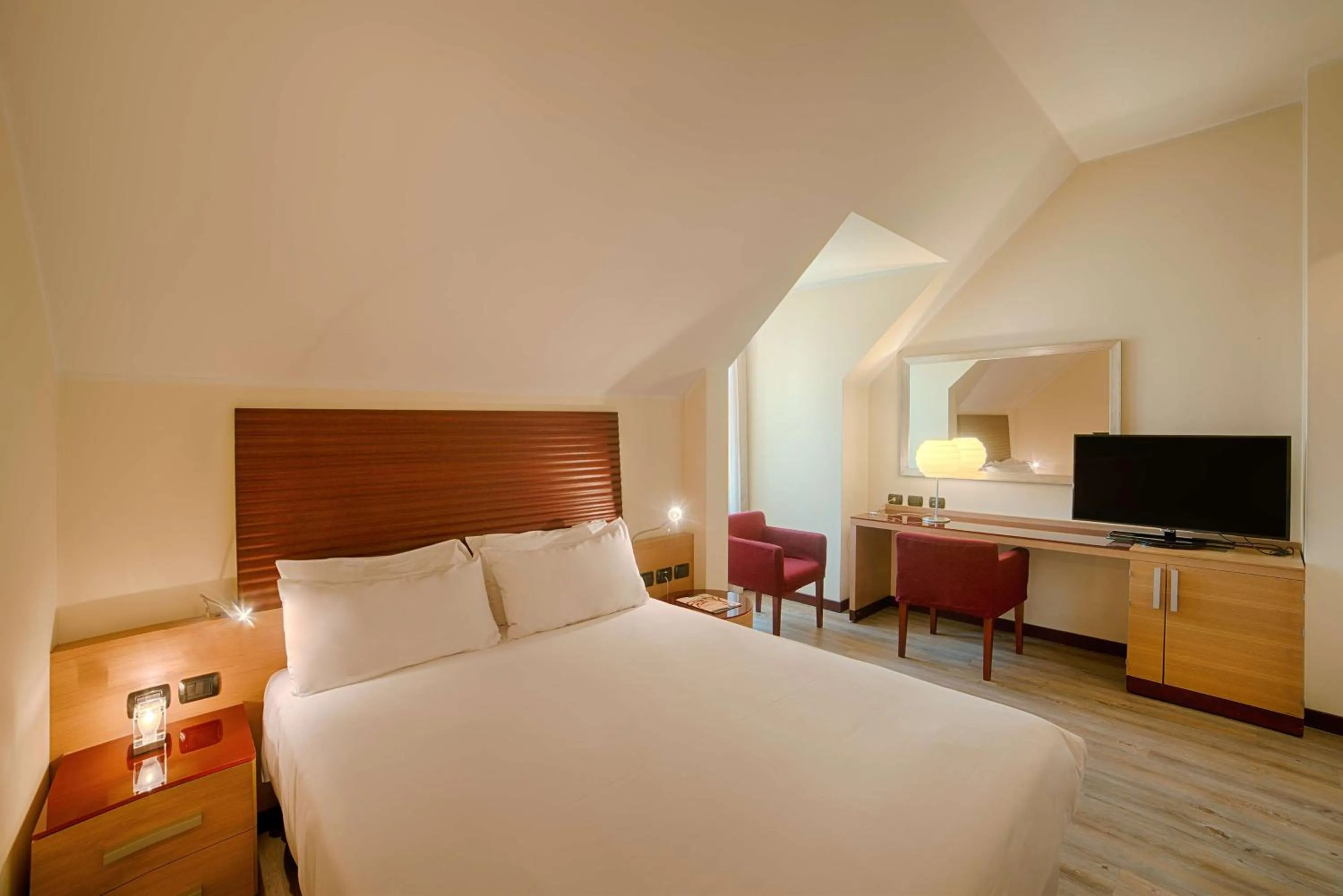 Photo of the whole room, Bed in NH Milano 2 Residence