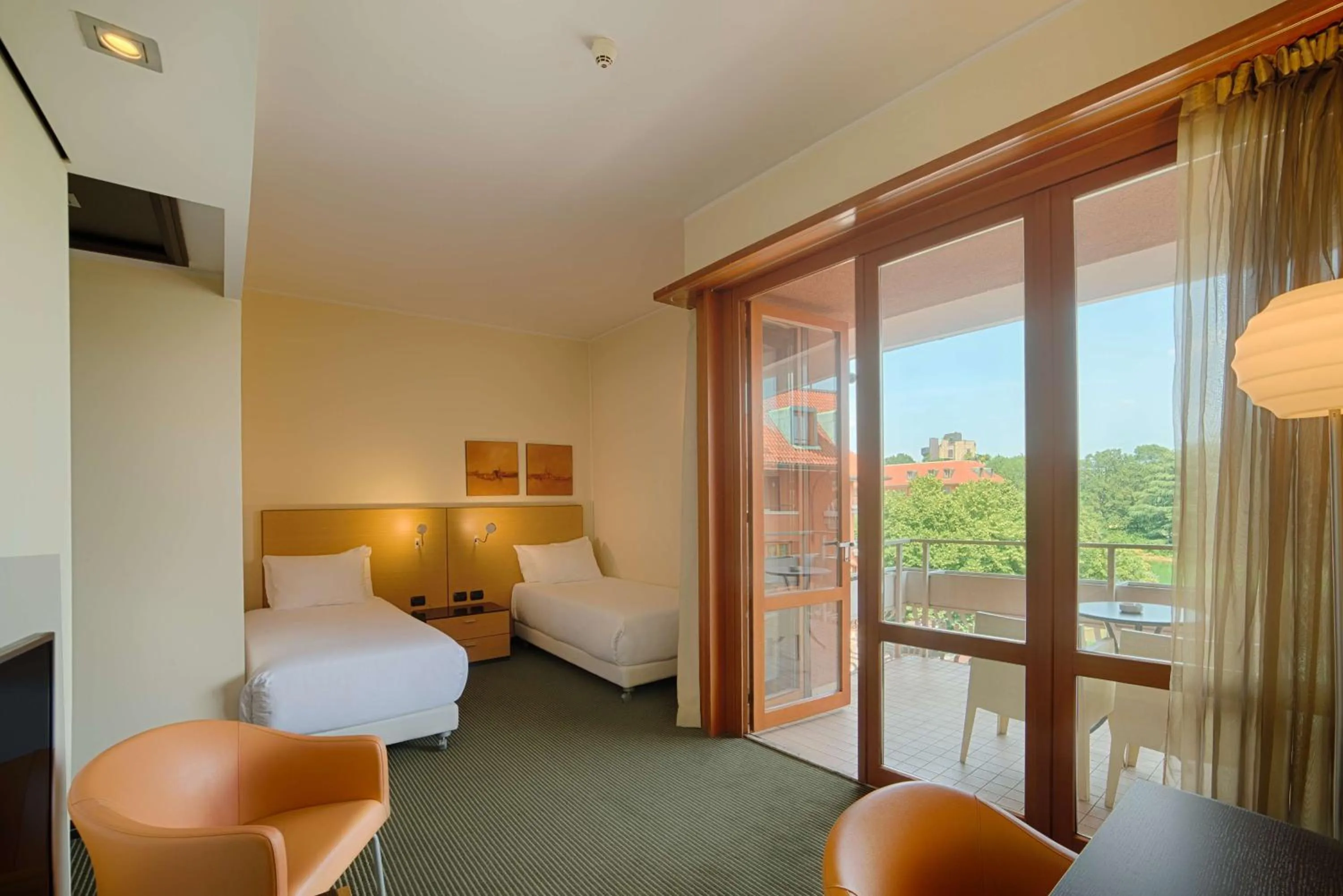 Photo of the whole room, Bed in NH Milano 2 Residence