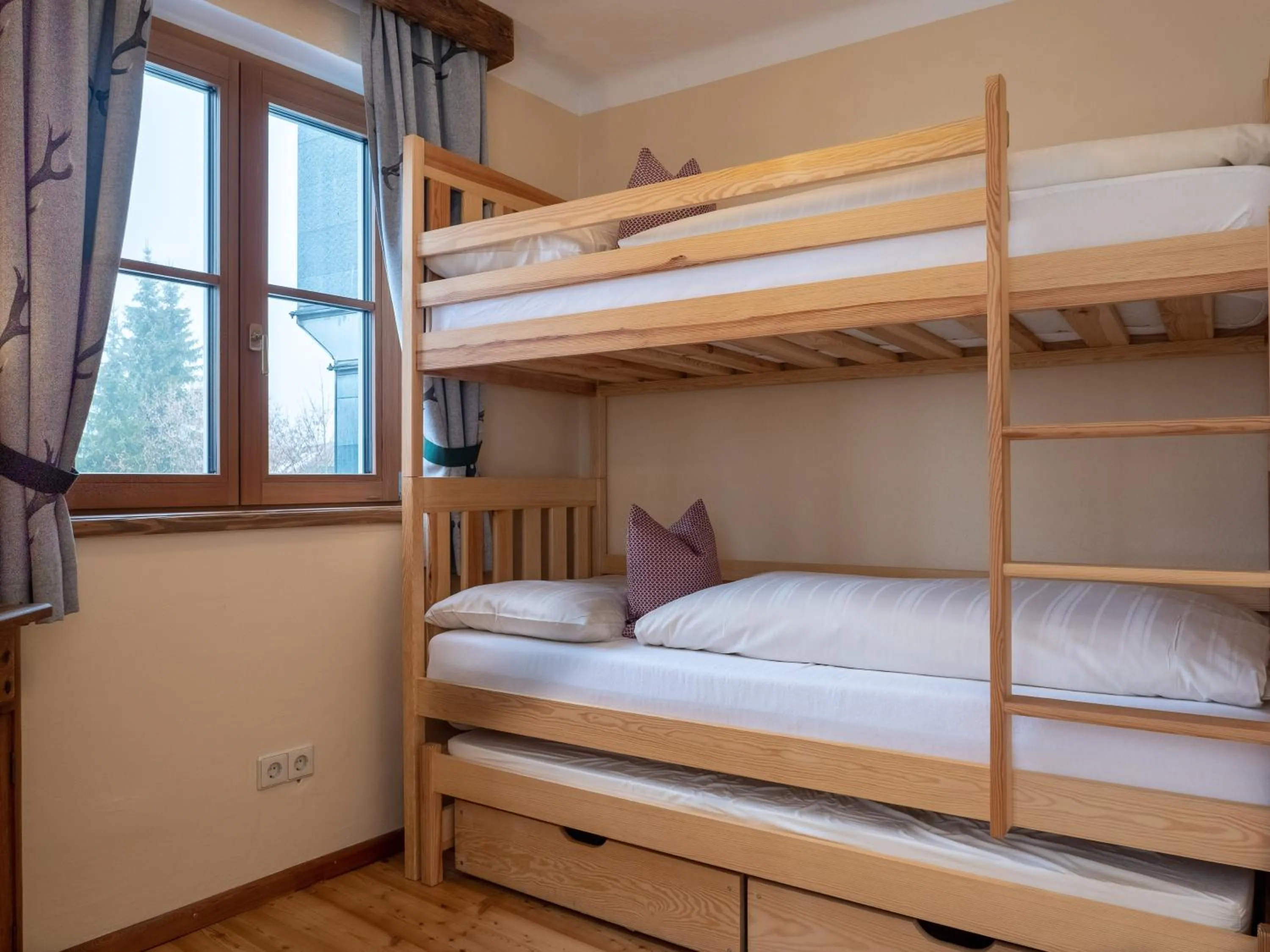 Photo of the whole room, Bed in Landgasthof & Restaurant Batzenhäusl