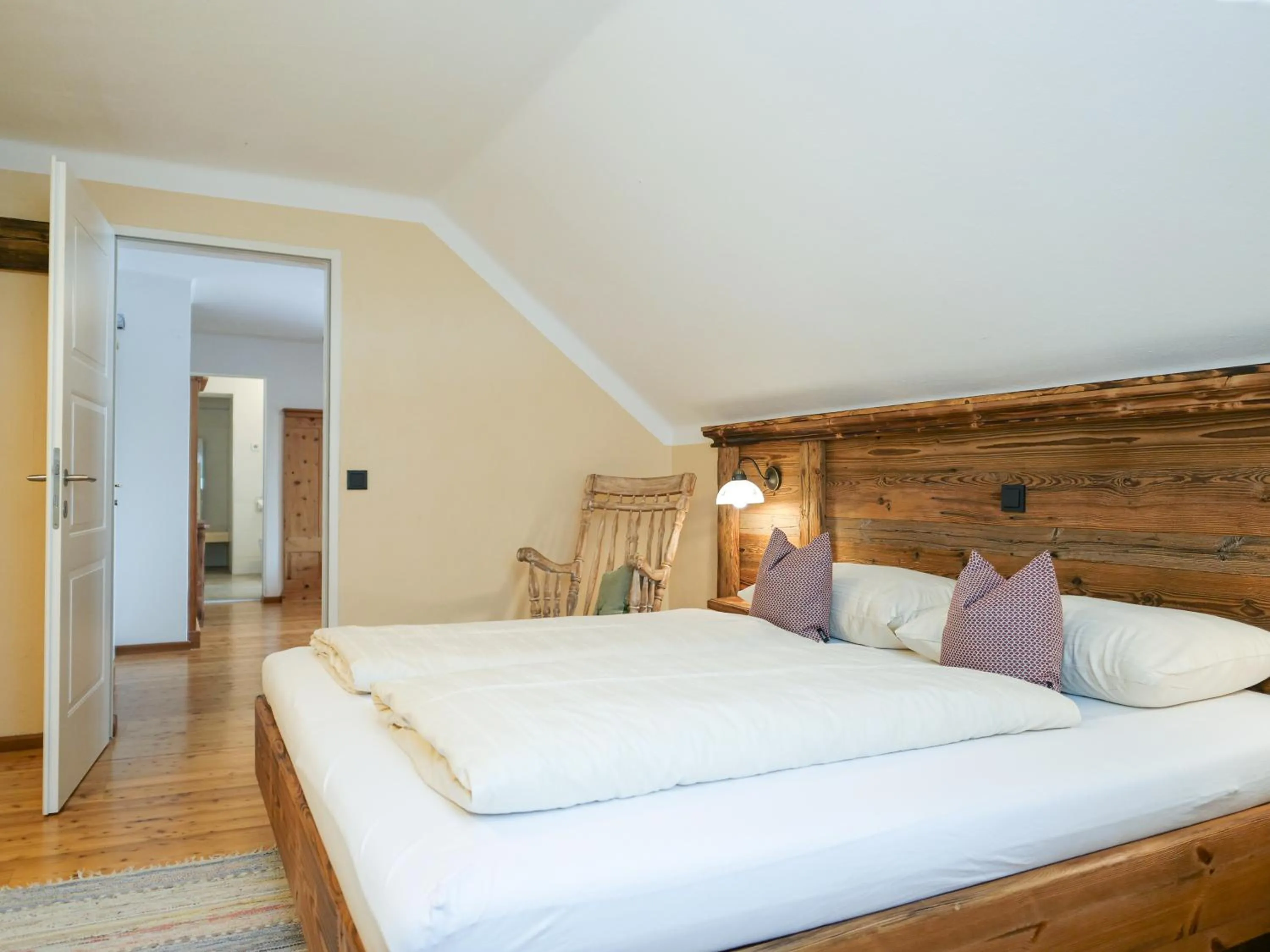 Bed in Landgasthof & Restaurant Batzenhäusl