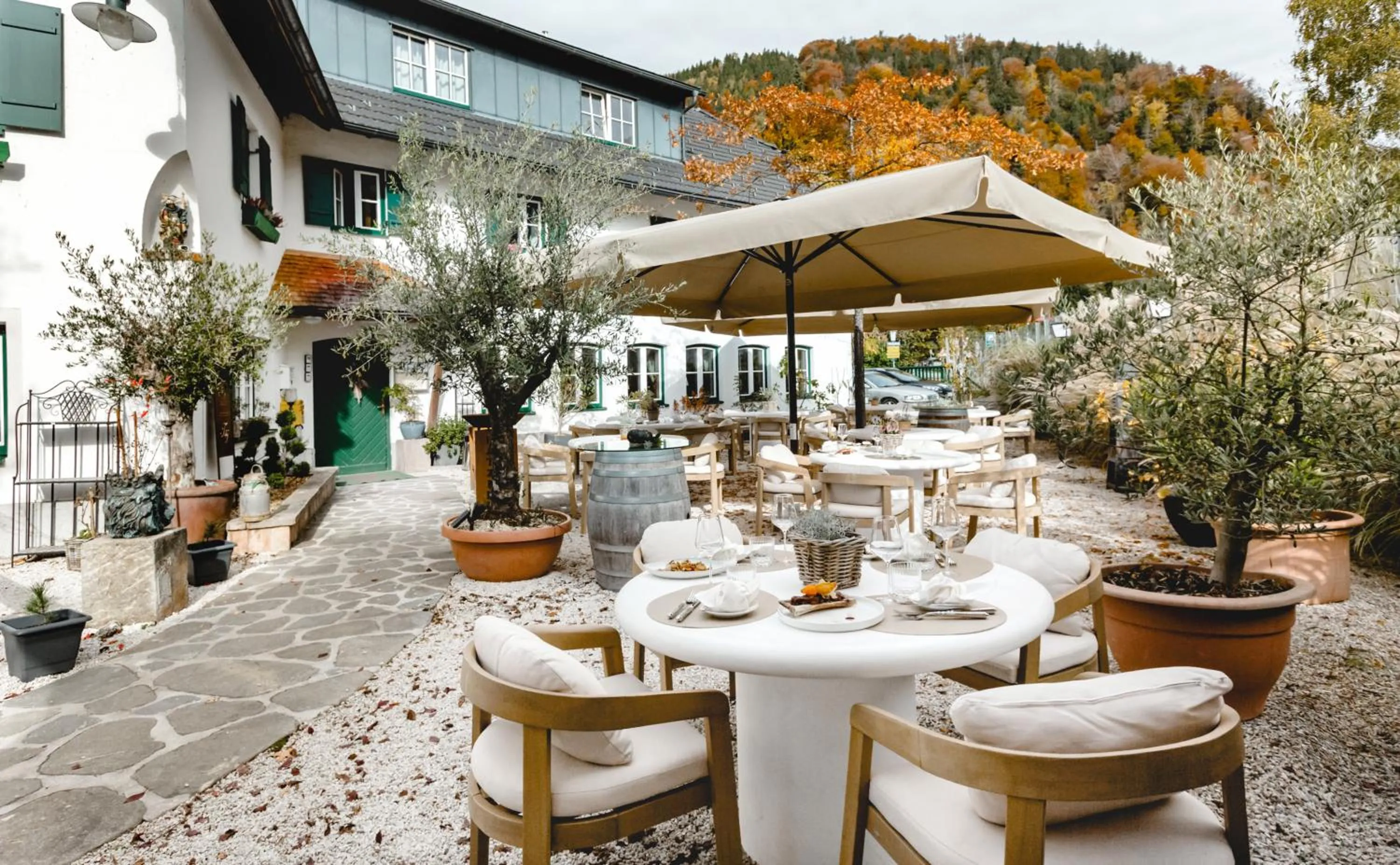 Property building in Landgasthof & Restaurant Batzenhäusl