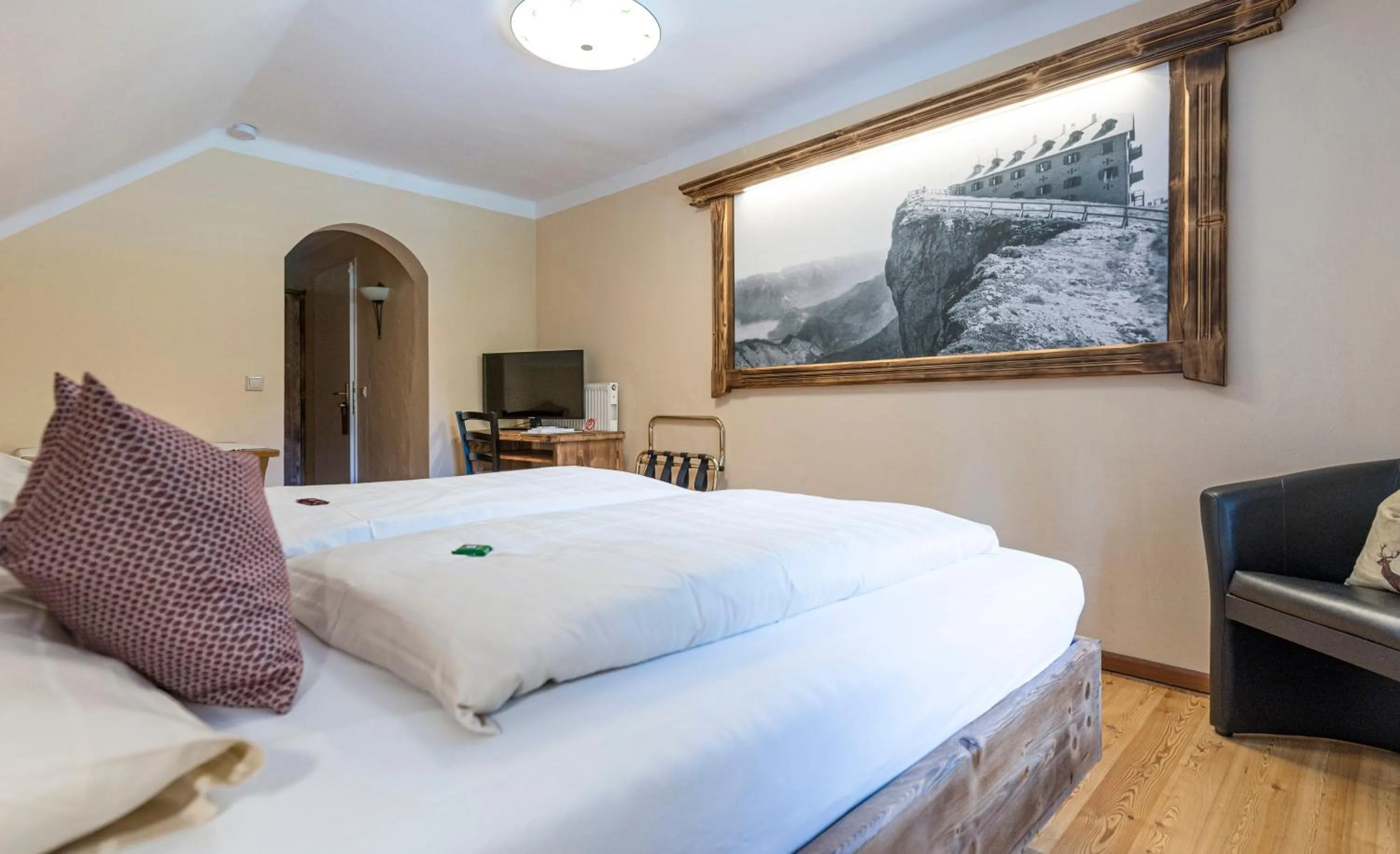 Bed in Landgasthof & Restaurant Batzenhäusl
