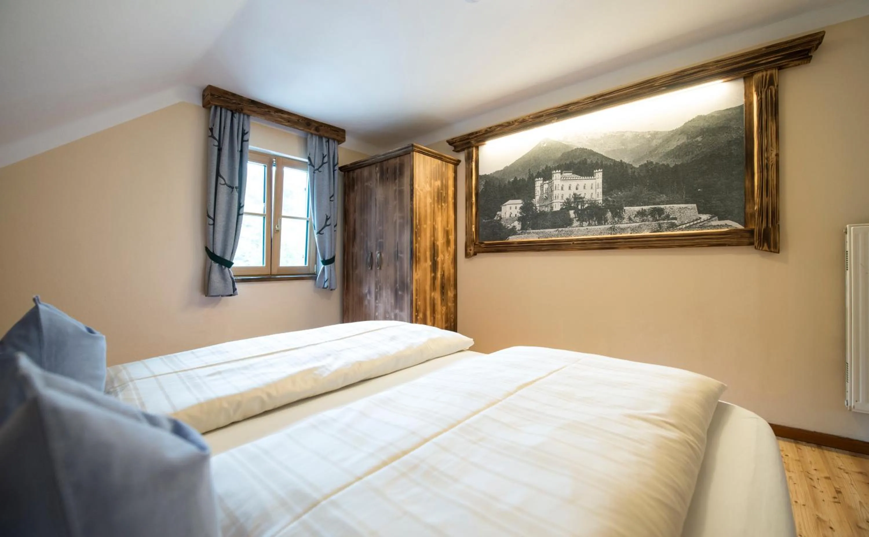 Bed in Landgasthof & Restaurant Batzenhäusl