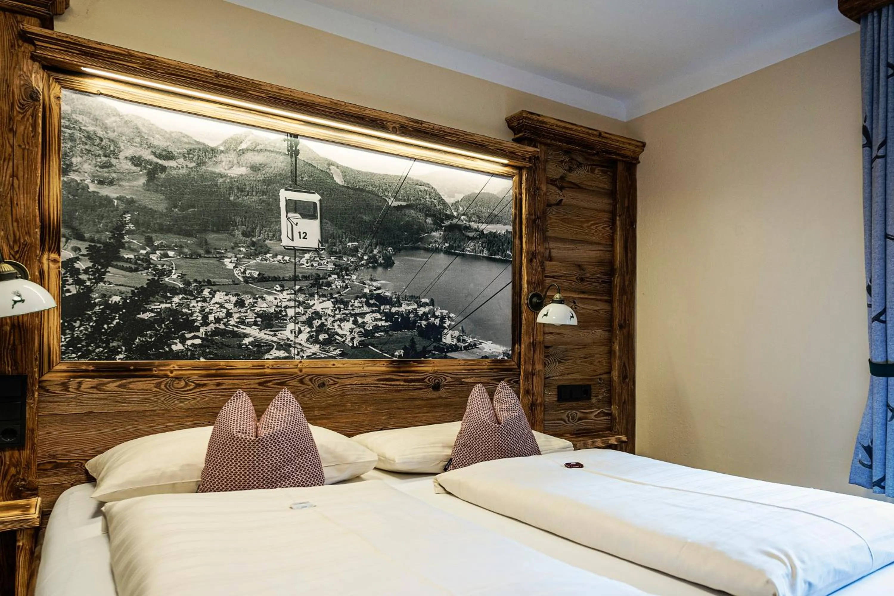 Bed in Landgasthof & Restaurant Batzenhäusl