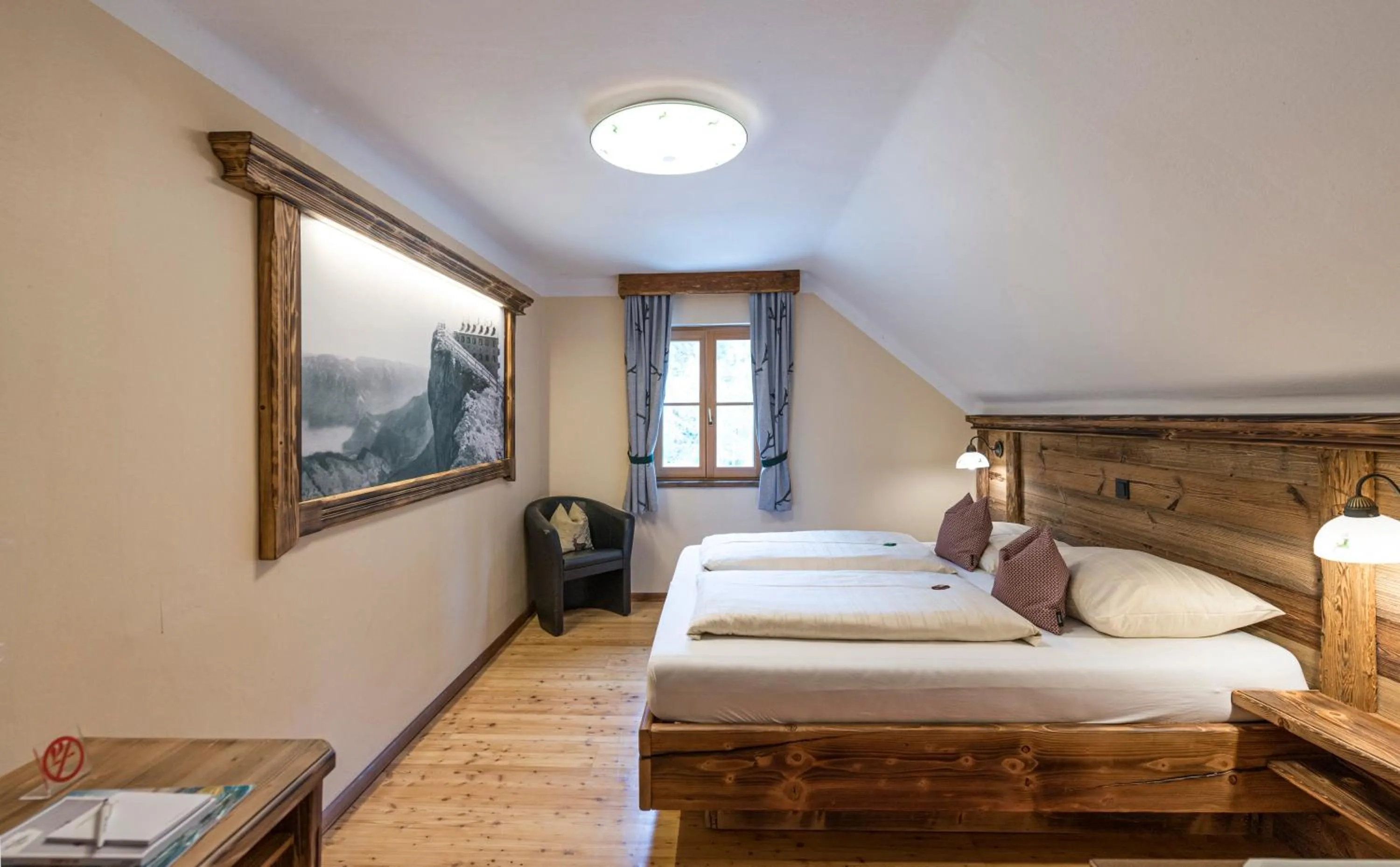 Bed in Landgasthof & Restaurant Batzenhäusl