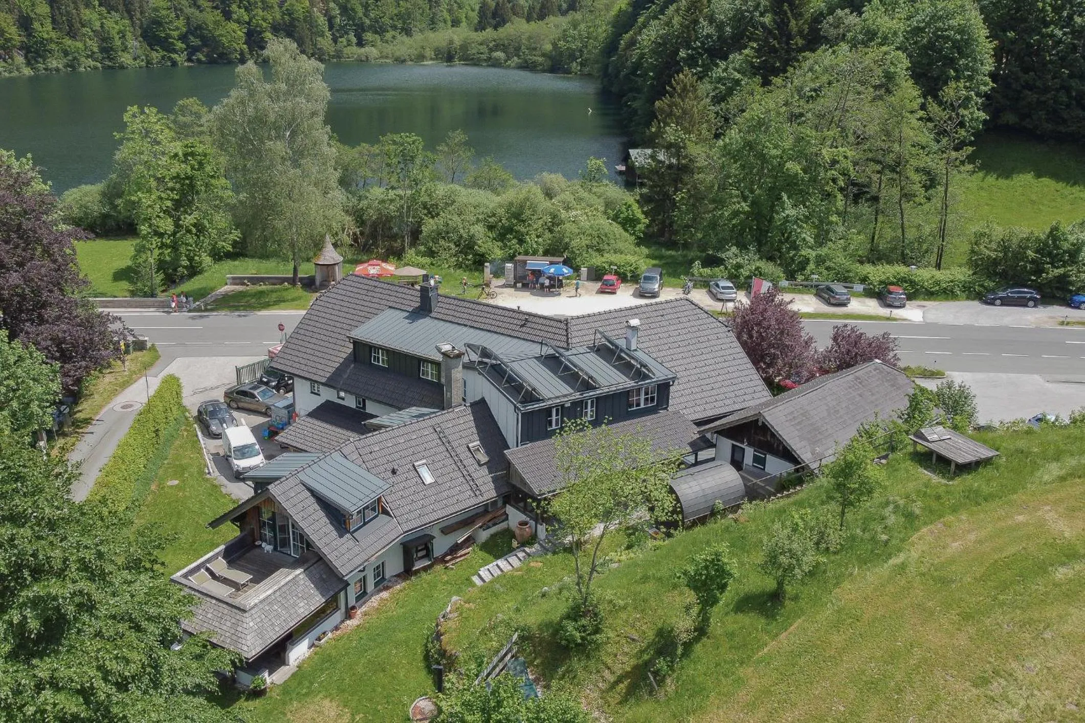 Property building in Landgasthof & Restaurant Batzenhäusl