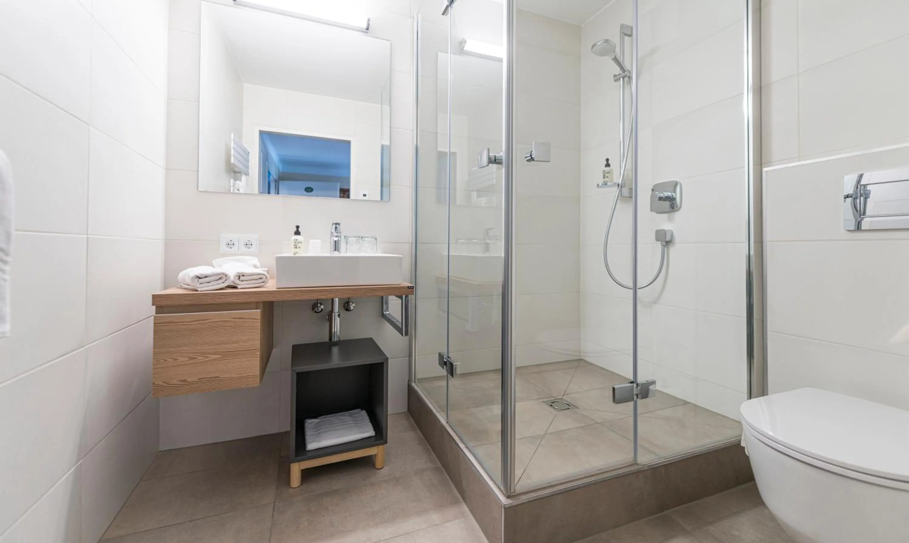Shower in Landgasthof & Restaurant Batzenhäusl