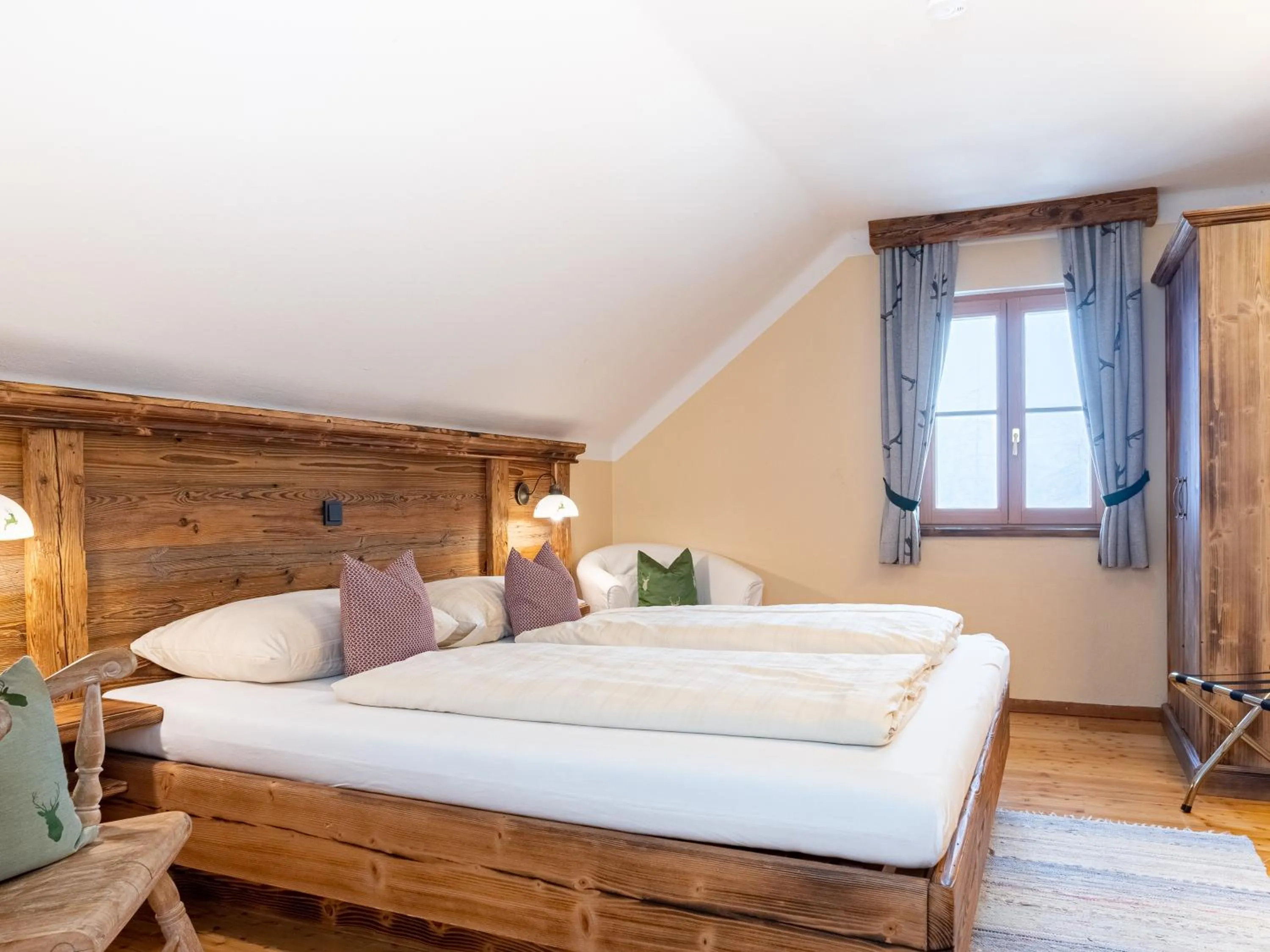 Bed in Landgasthof & Restaurant Batzenhäusl
