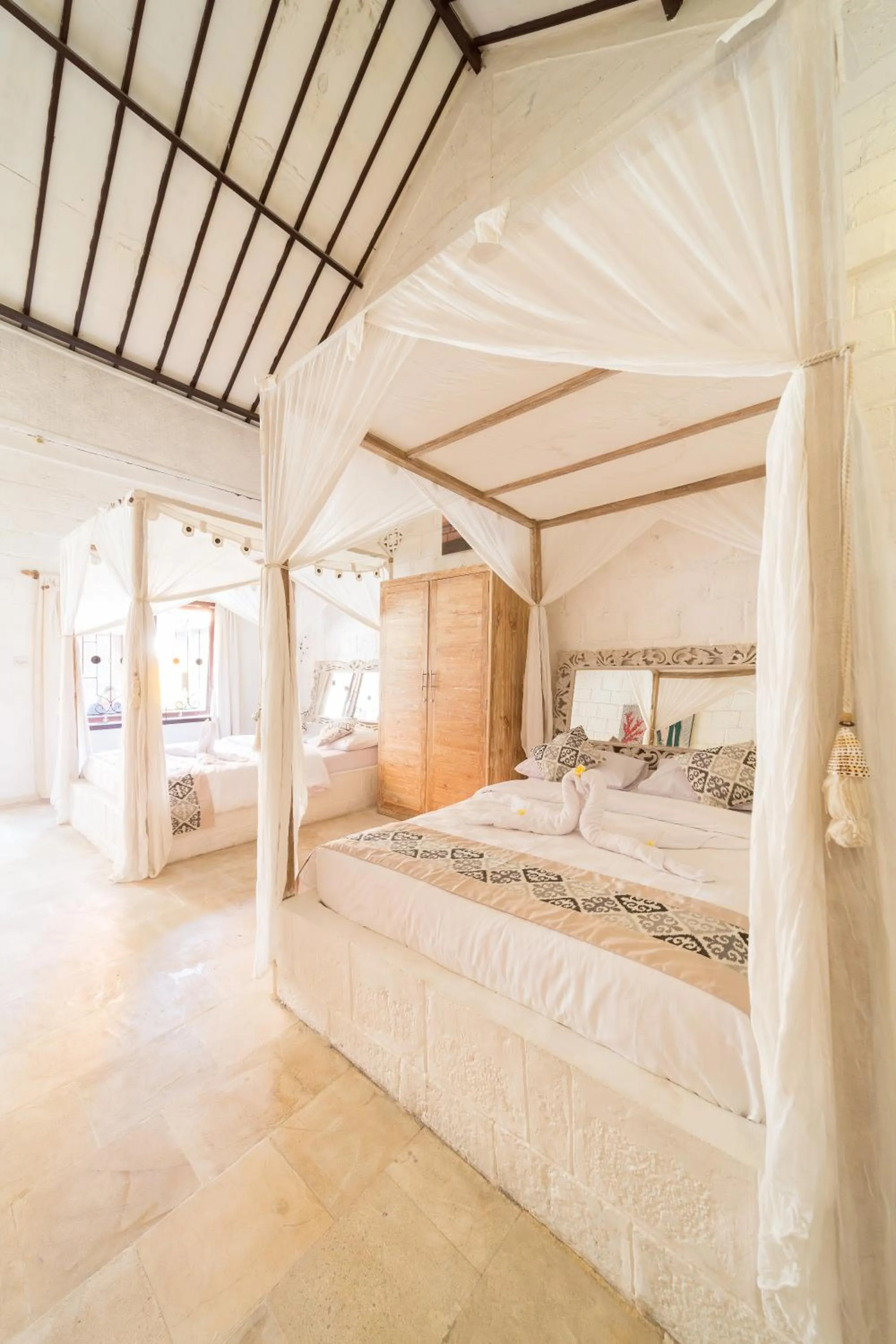 Shower, Bed in Padang Padang Breeze