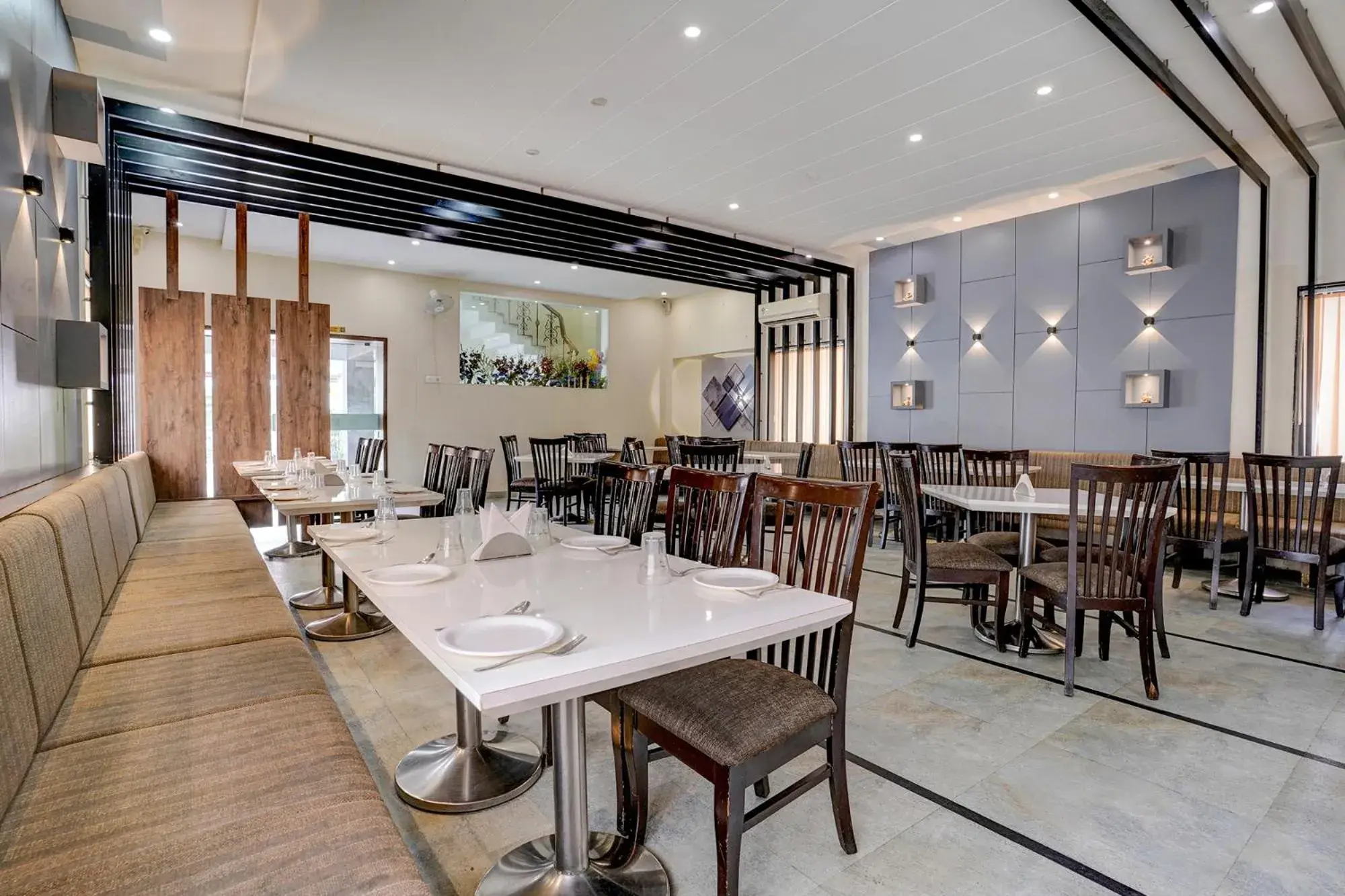 Restaurant/places to eat in FabHotel Heritage Palace - CIDCO Bus Stand Restaurant/places to eat in FabHotel Heritage Palace - CIDCO Bus Stand