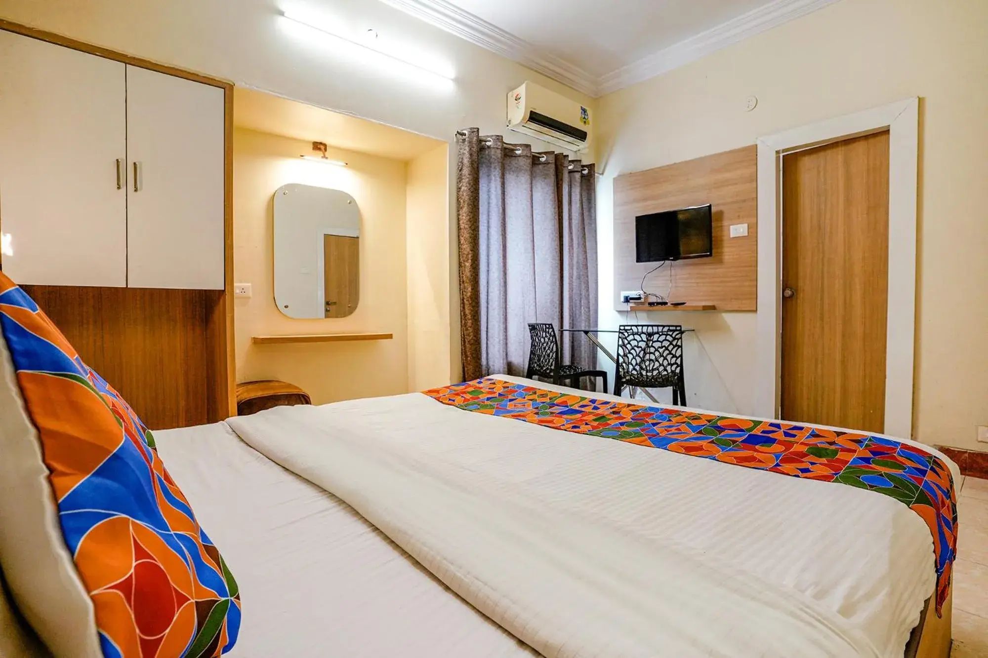 Communal lounge/ TV room, Bed in Via Heritage Palace - CIDCO Bus Stand Communal lounge/ TV room, Bed in Via Heritage Palace - CIDCO Bus Stand