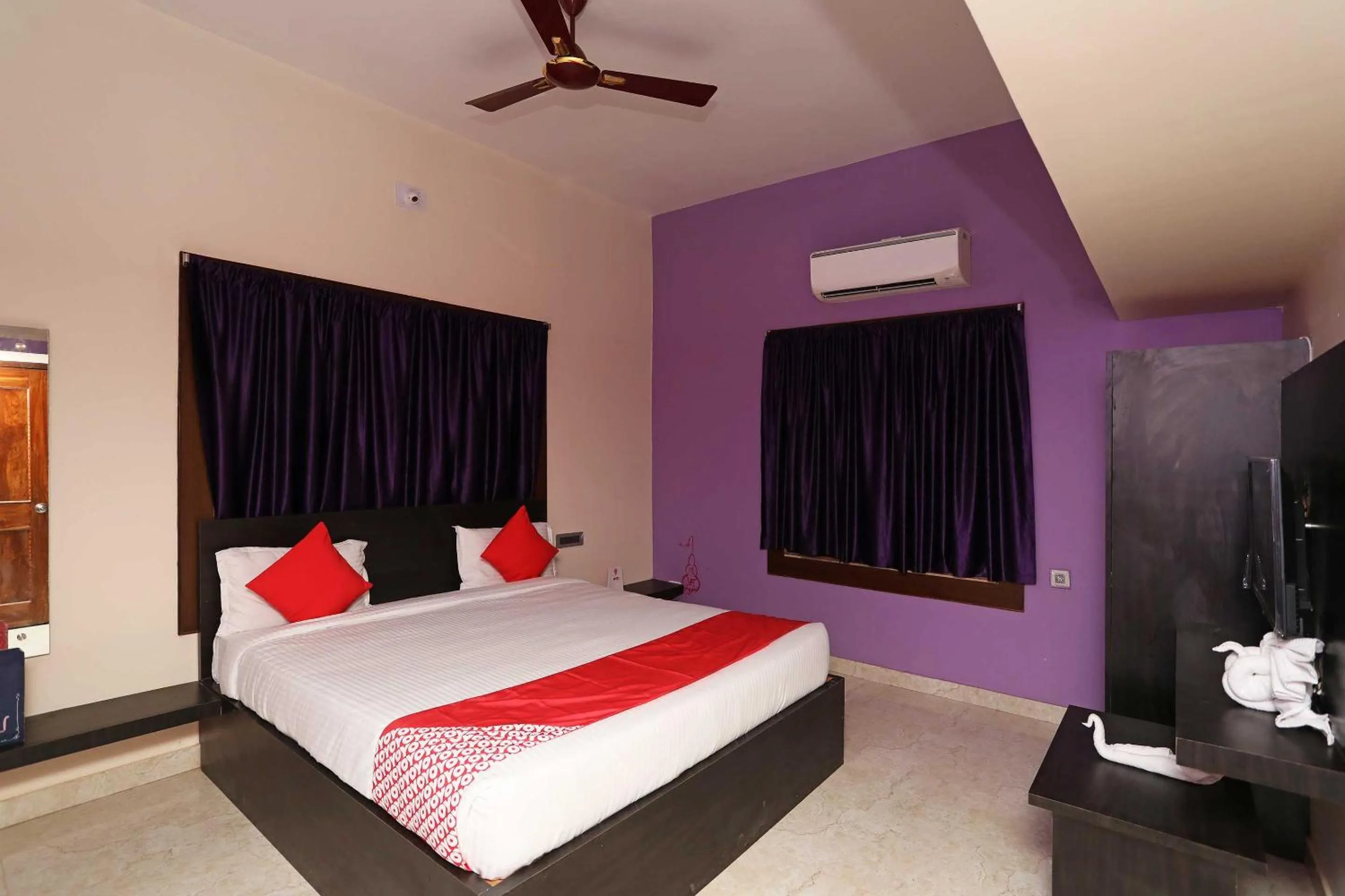 Bedroom, Bed in Hotel O The Countryside Resort