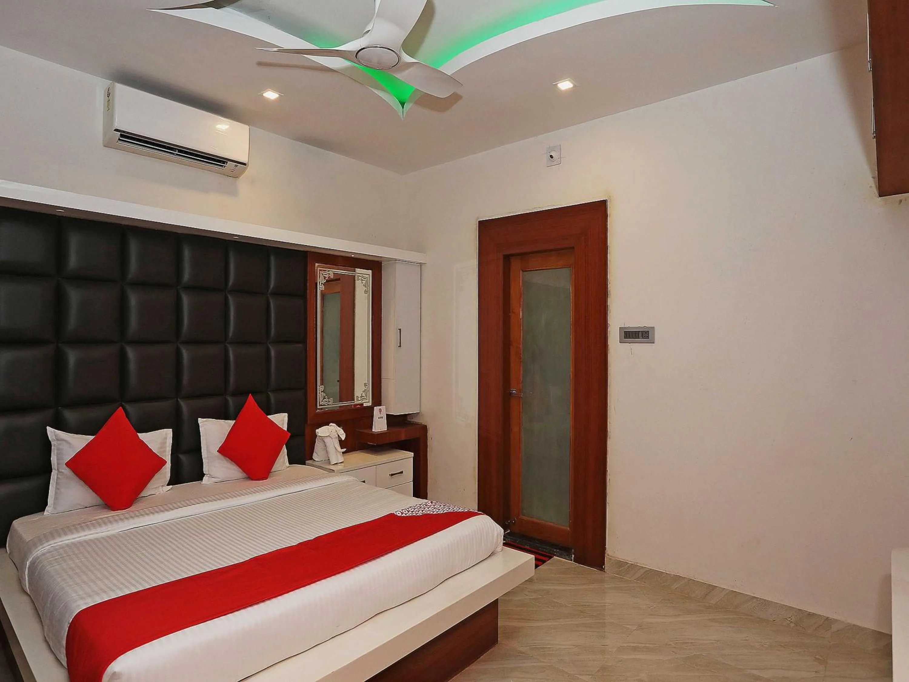 Bedroom, Bed in Hotel O The Countryside Resort