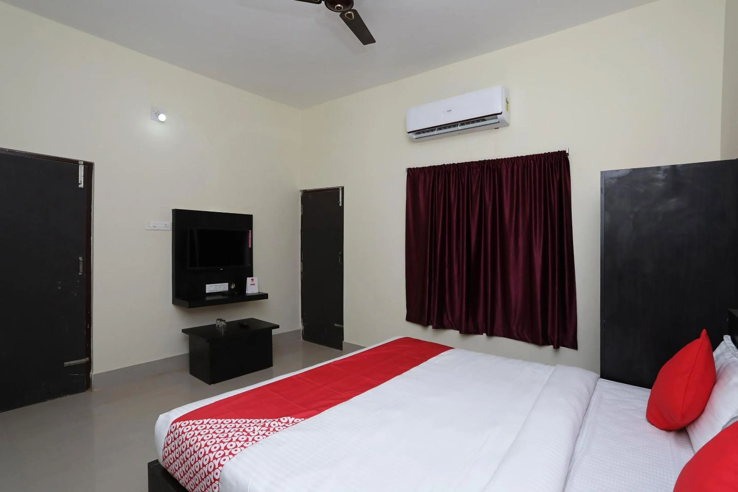 Bedroom, Bed in Hotel O The Countryside Resort