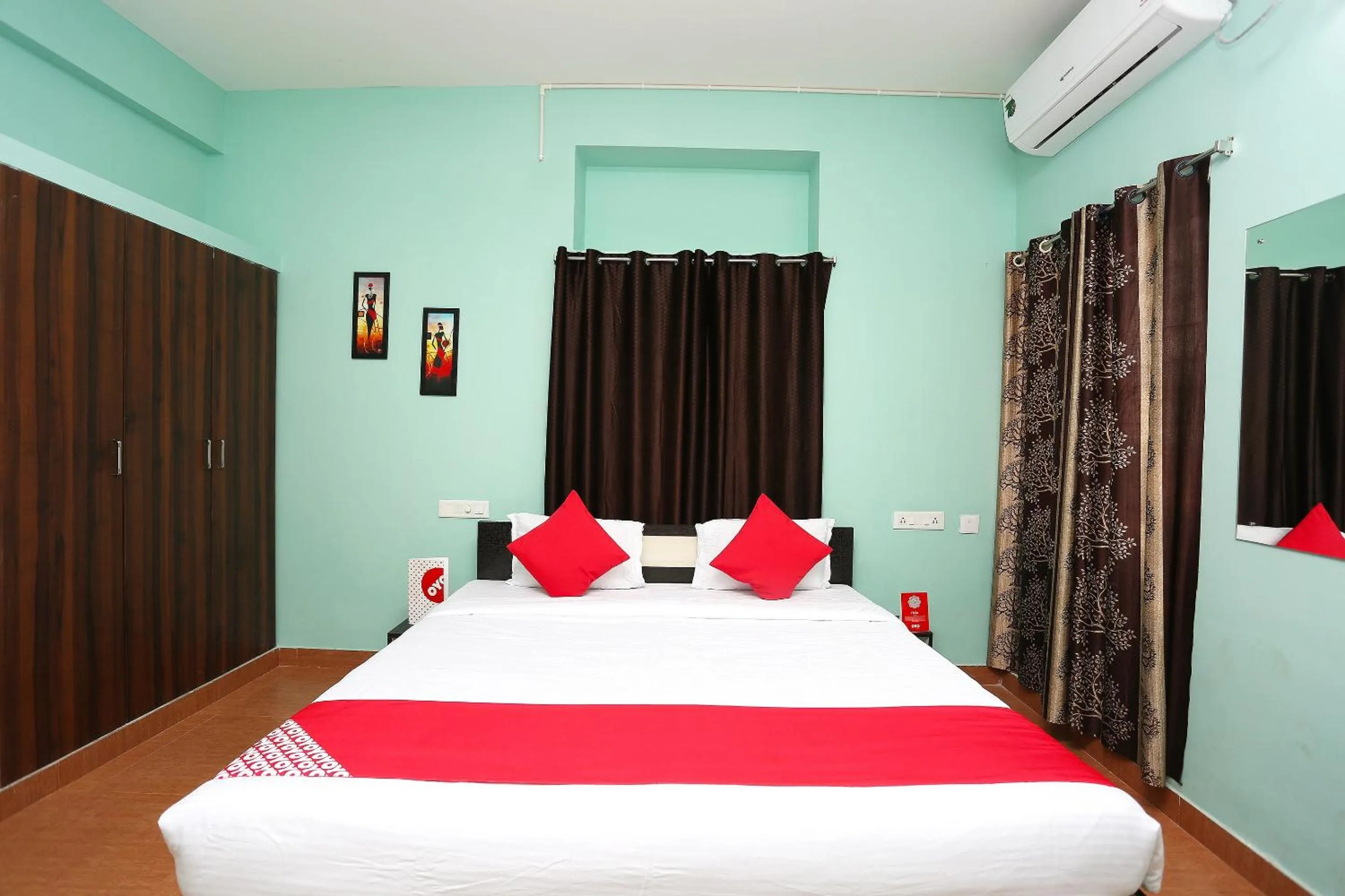 Bedroom, Bed in Super OYO 17276 The Maple Tree Hotels